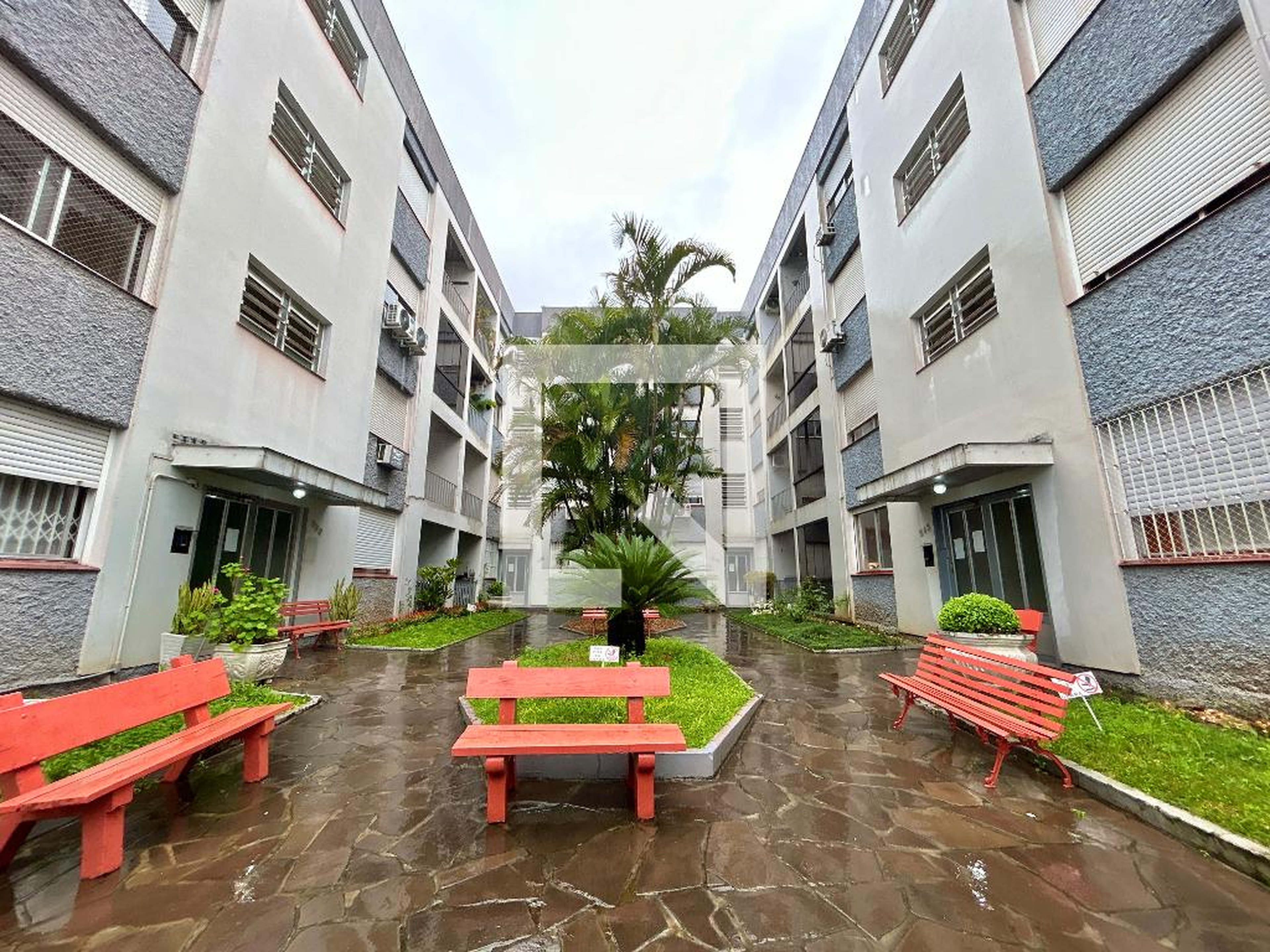 Fachada Condomínio em Rua São Paulo, 951