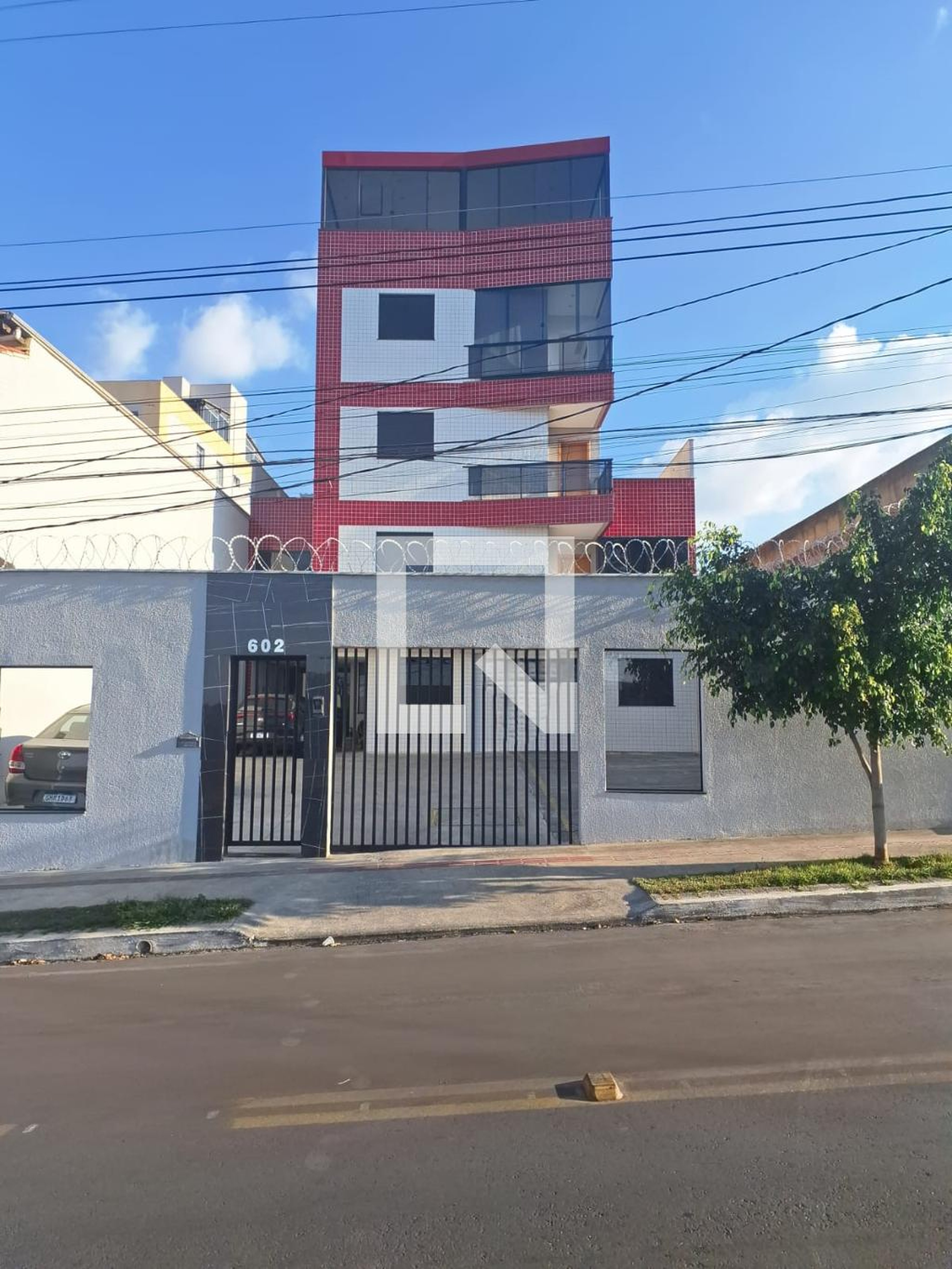 Fachada Condomínio em Rua Jaguará, 602