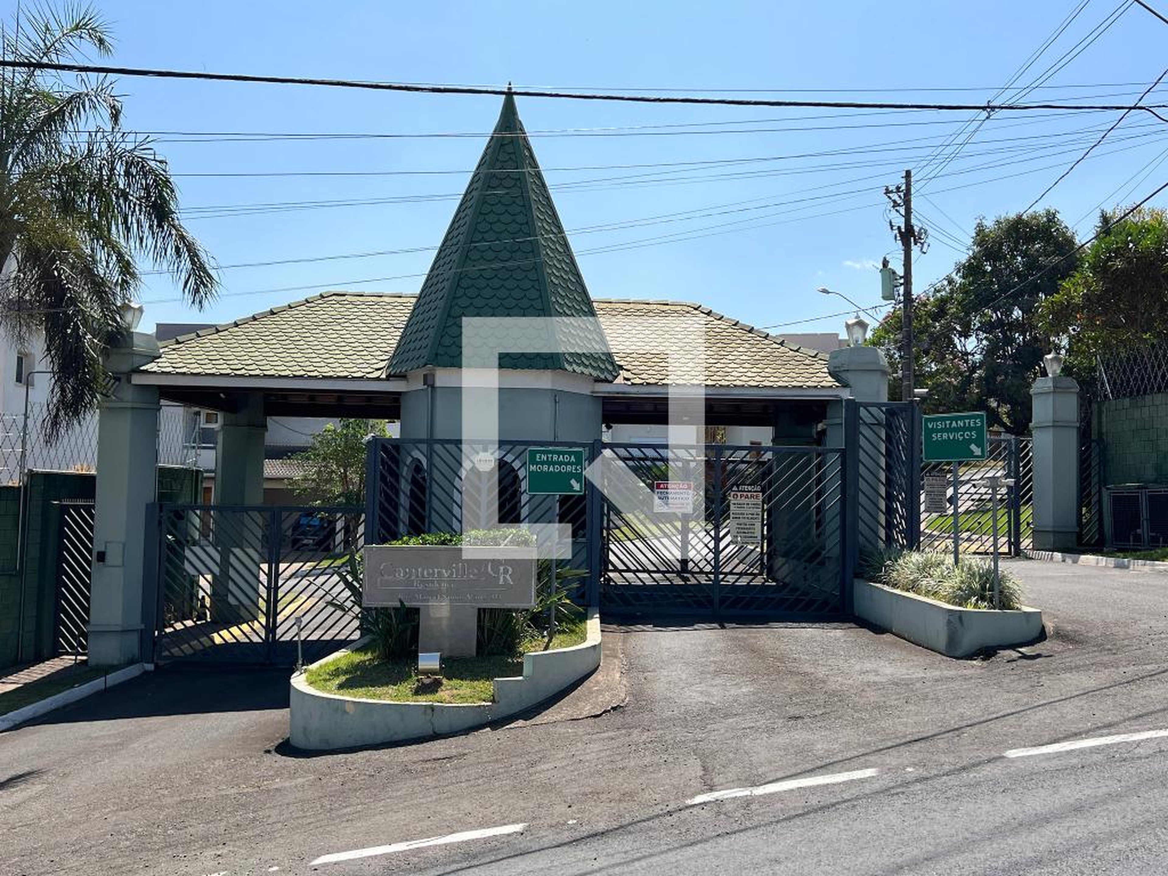 Fachada do Condomínio Condomínio Canterville