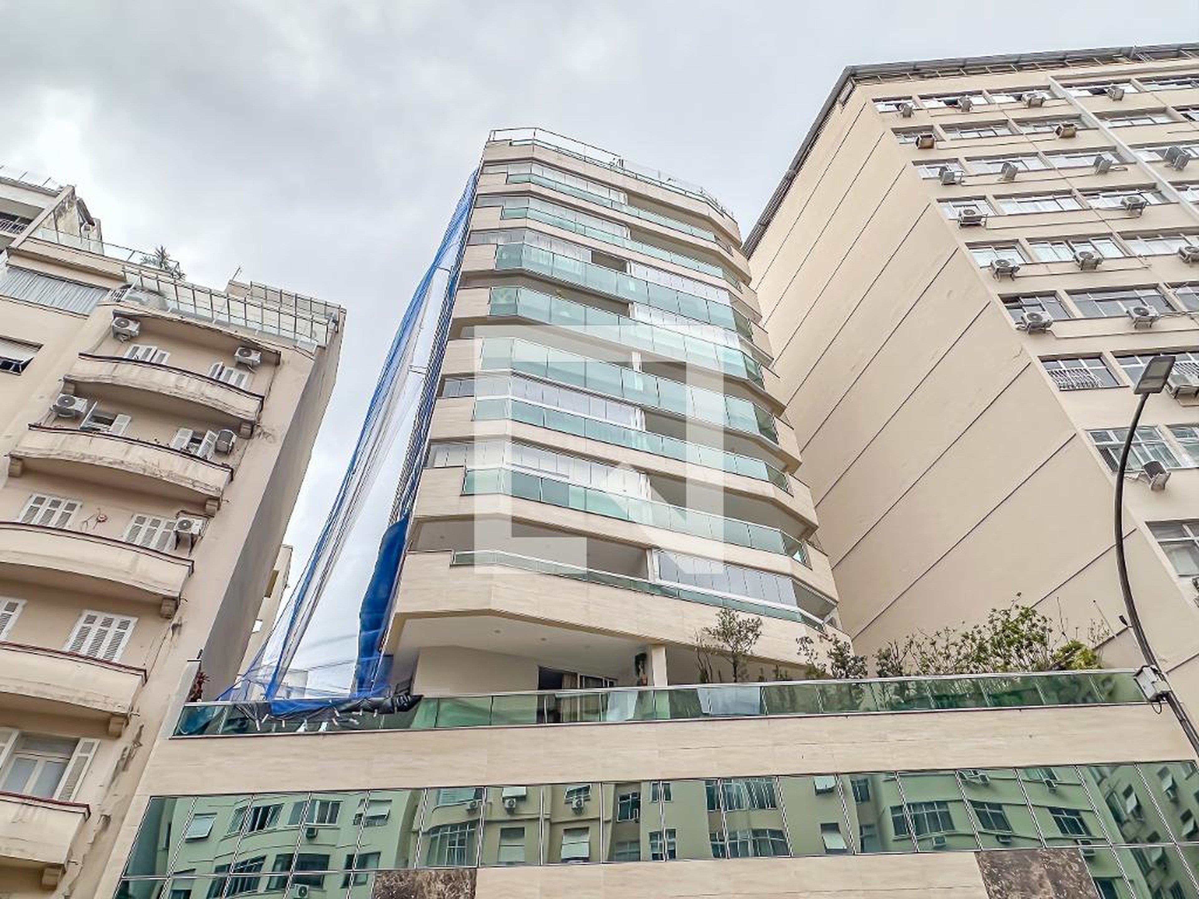 Fachada Condomínio 111 All Suites