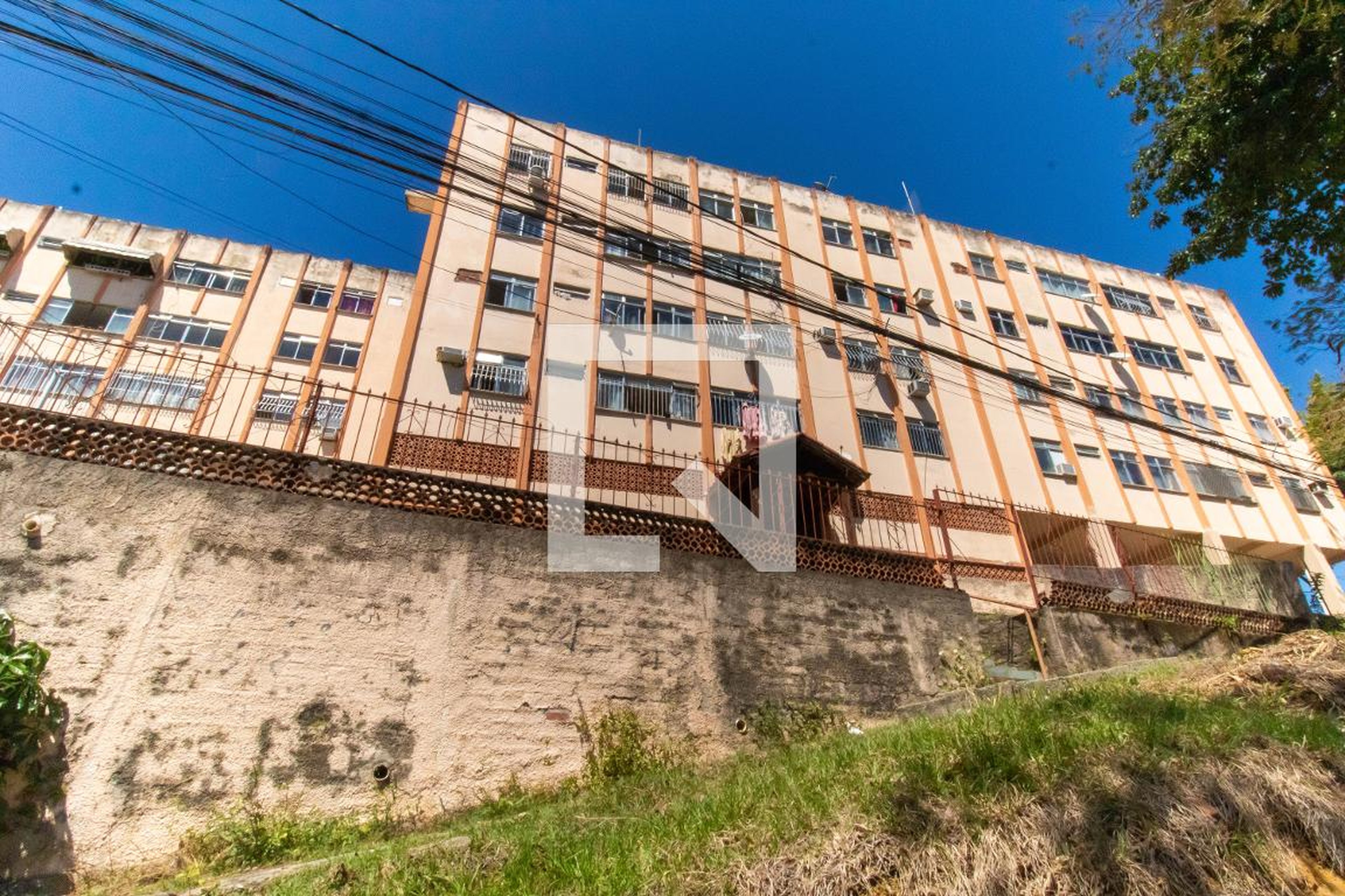 Fachada Condomínio em Rua Monsenhor Macedo, 116