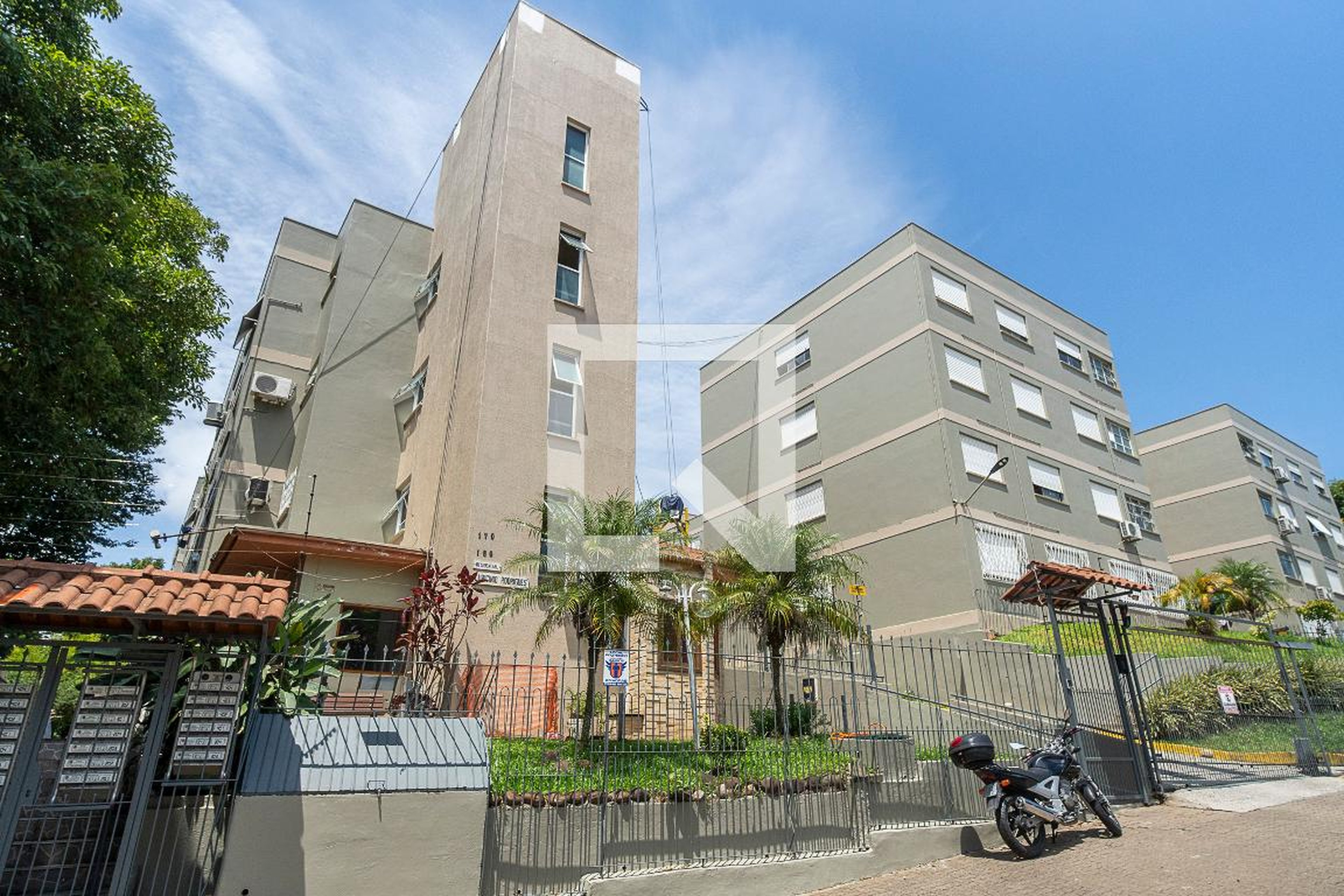 Fachada Residencial Lupicinio Rodrigues