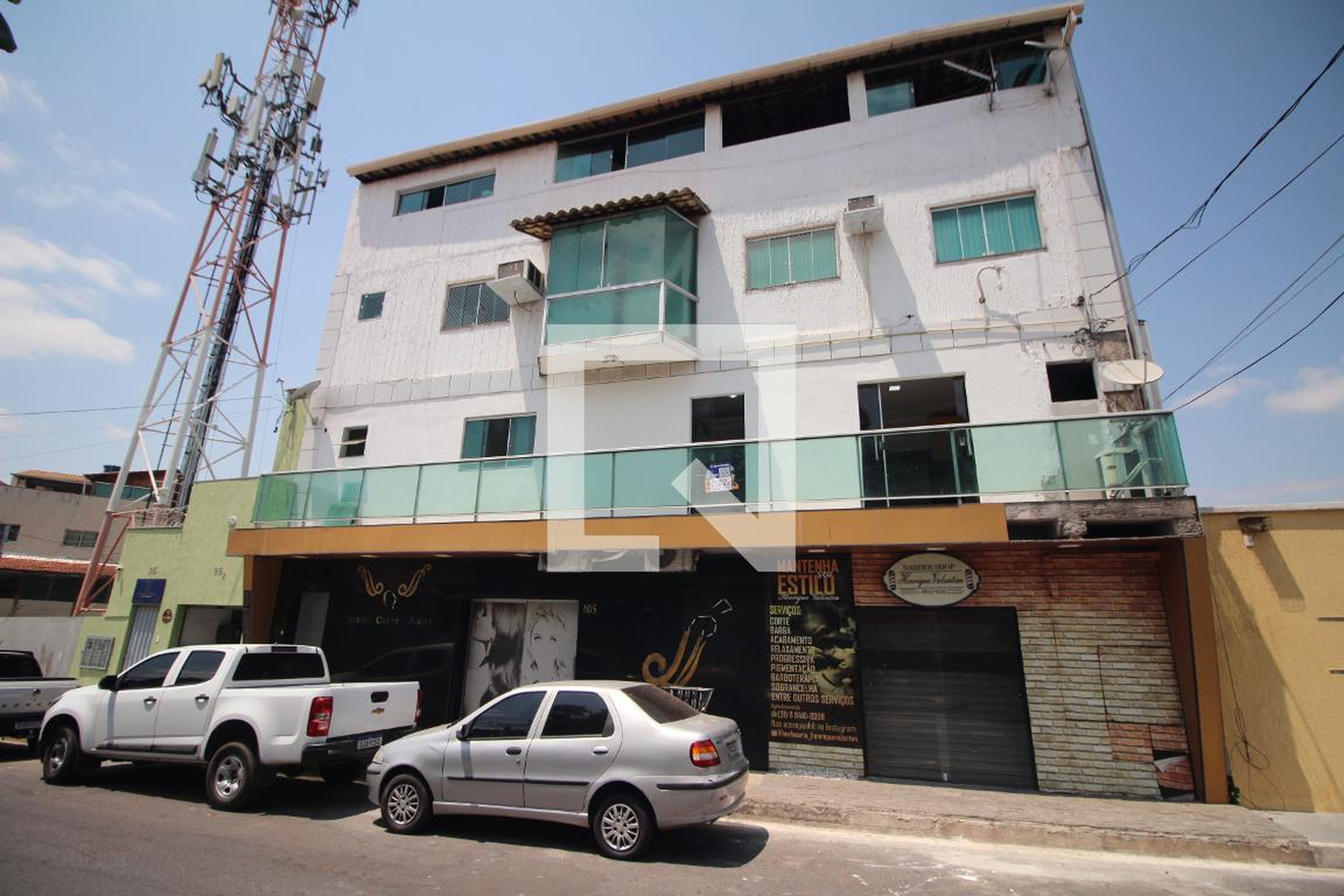 Fachada Condomínio em Rua Já, 105