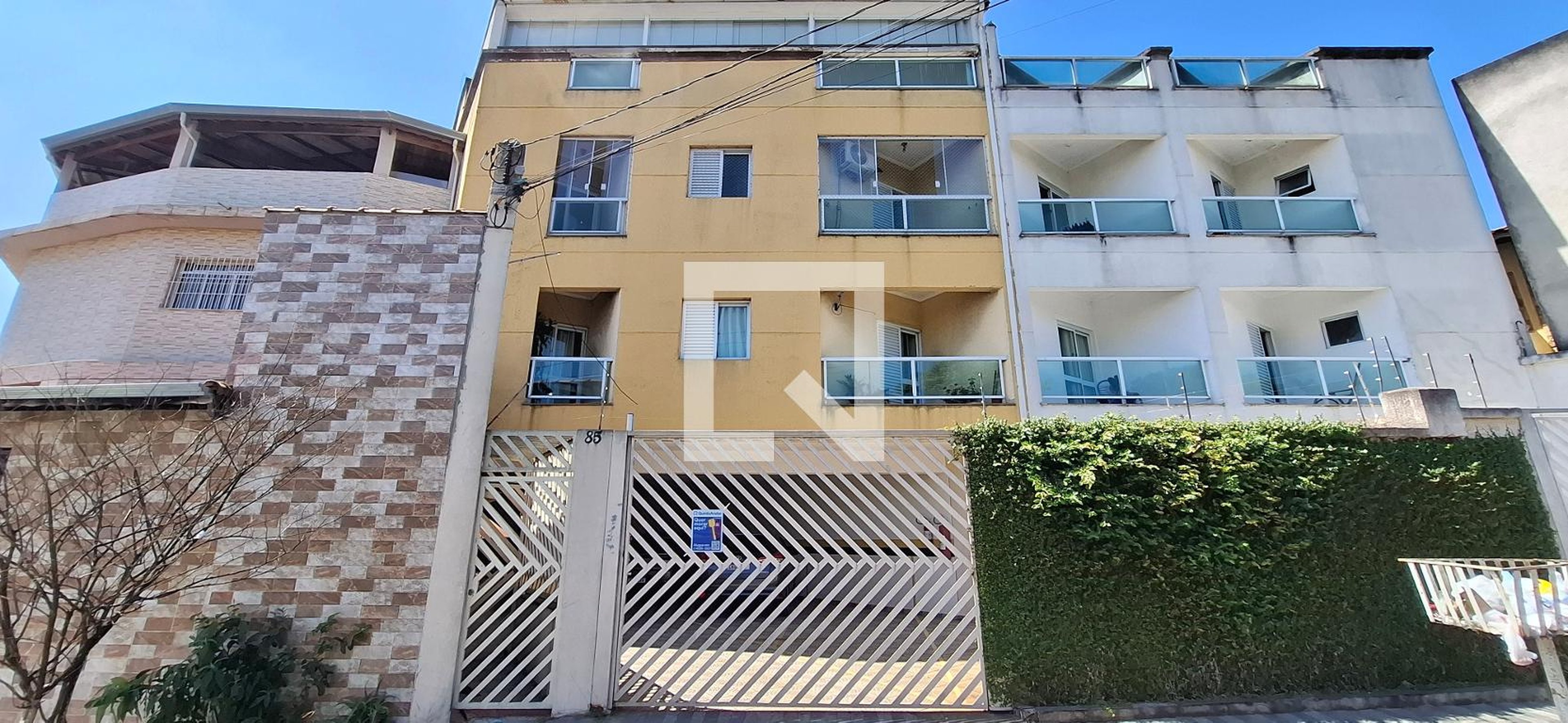Fachada Condomínio em Rua Paulo Sérgio, 85