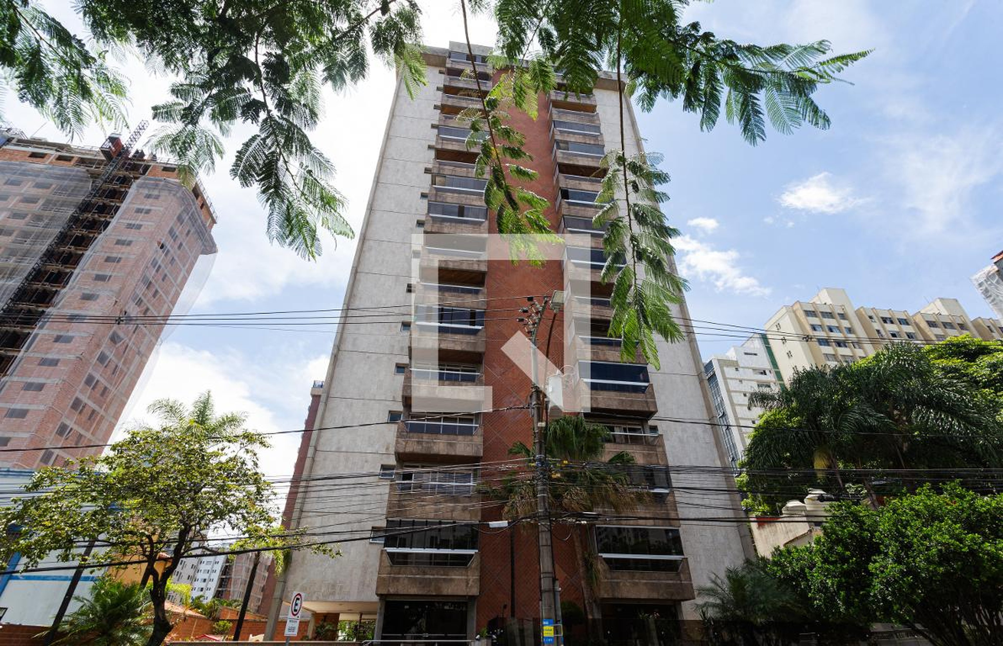 Fachada Condomínio em Avenida Olegário Maciel, 1639