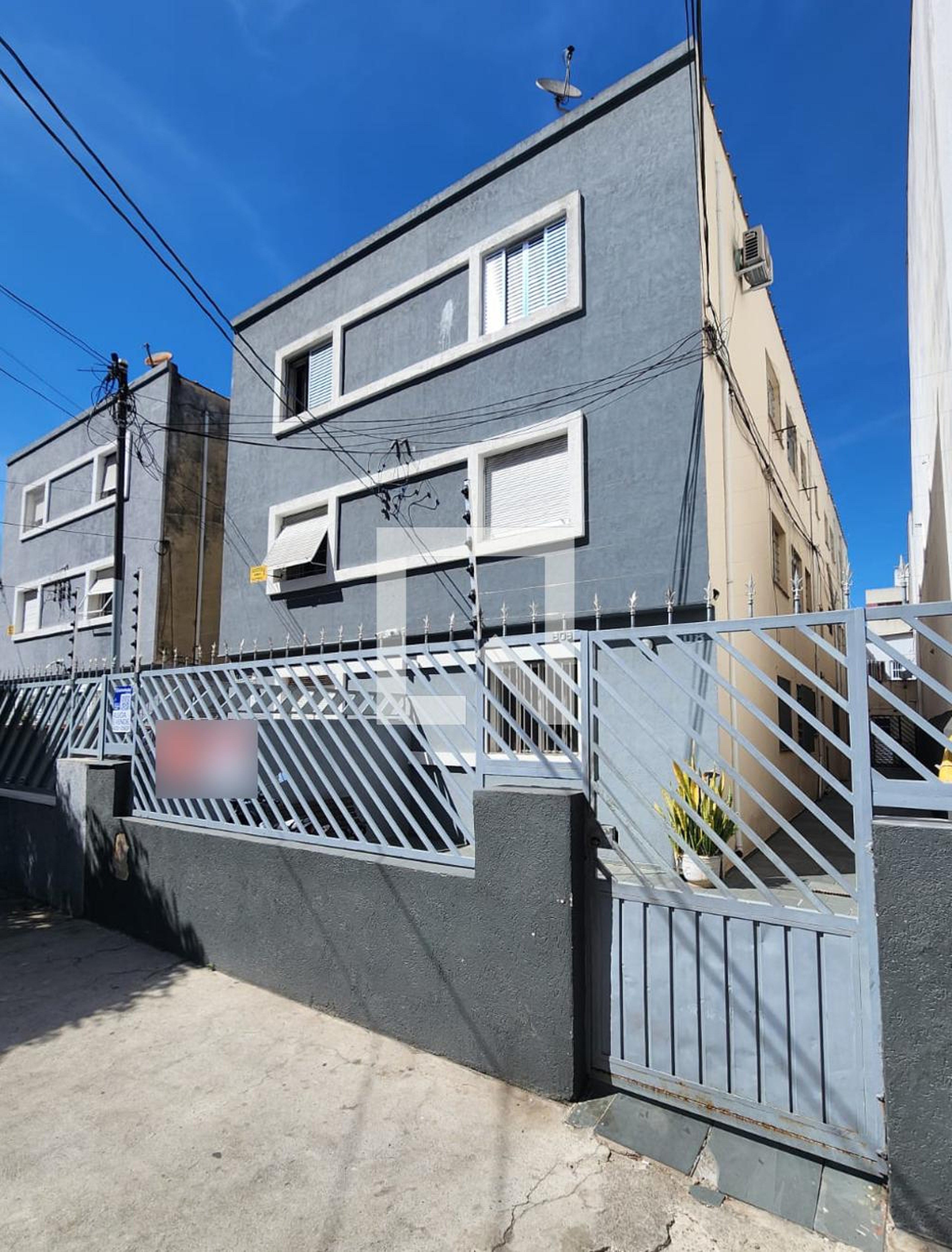 Fachada Condomínio em Rua Henrique Felipe da Costa, 608