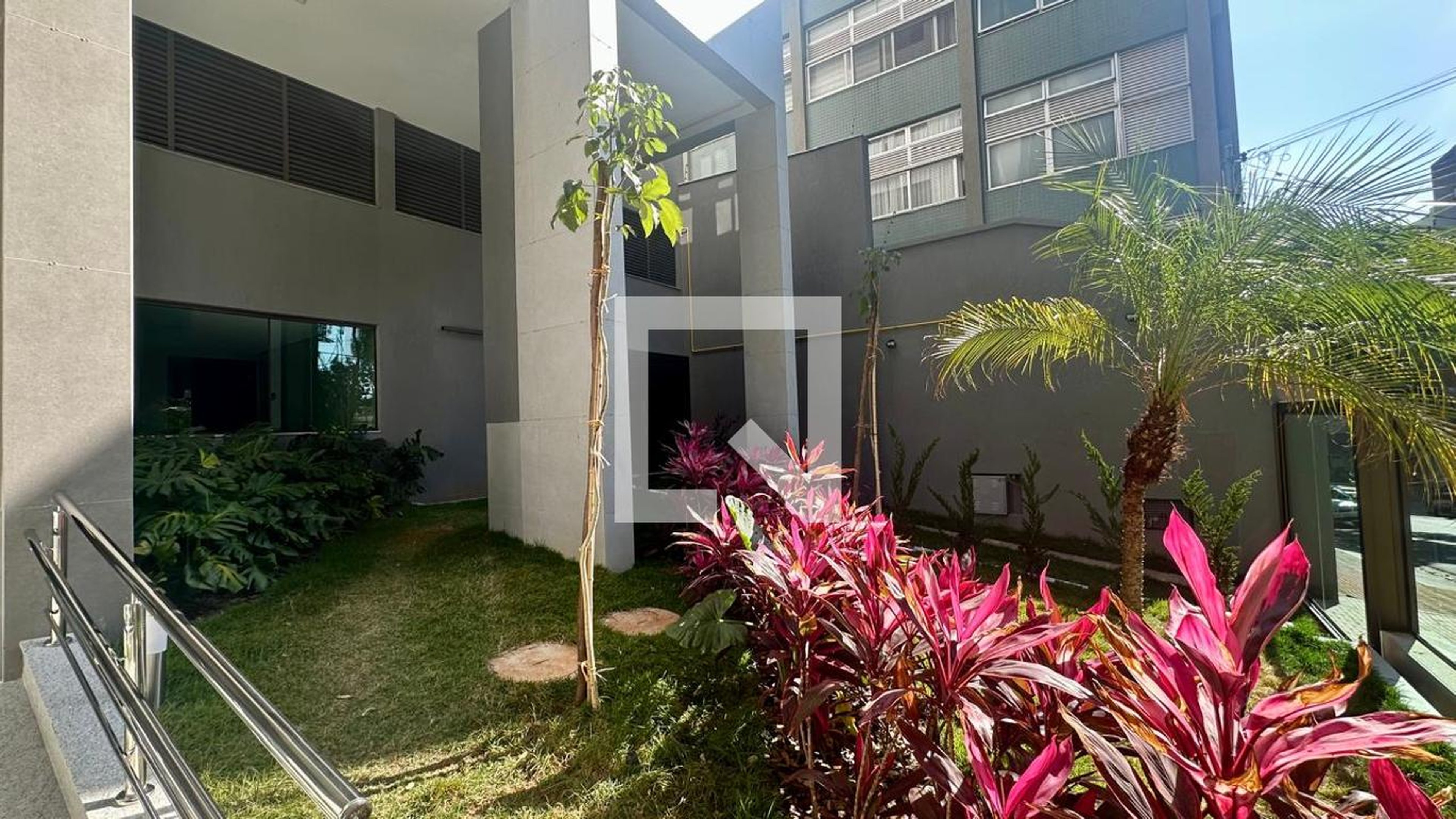 Fachada Condomínio em Rua la Plata, 48