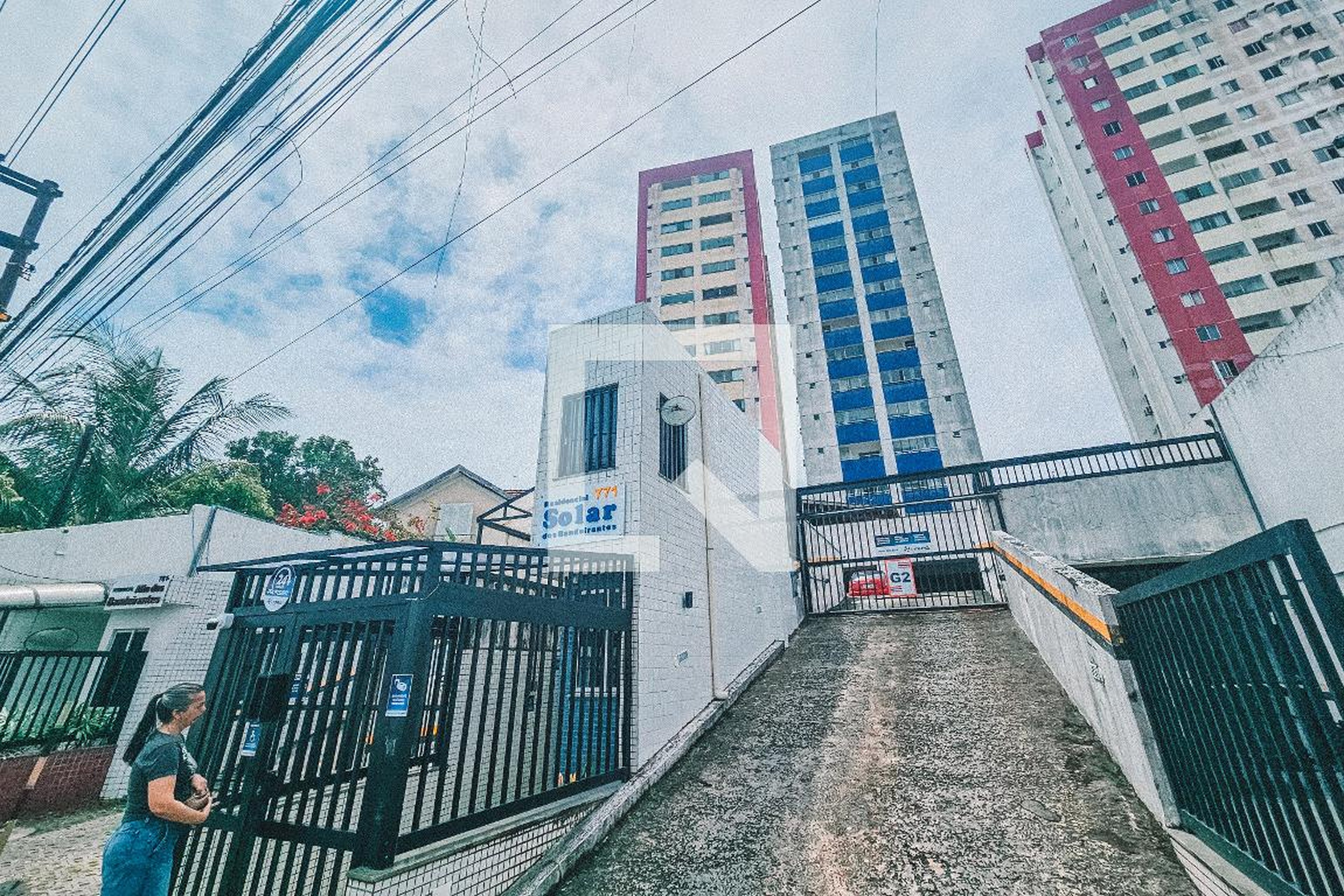 Fachada Condomínio em Rua dos Bandeirantes, 771