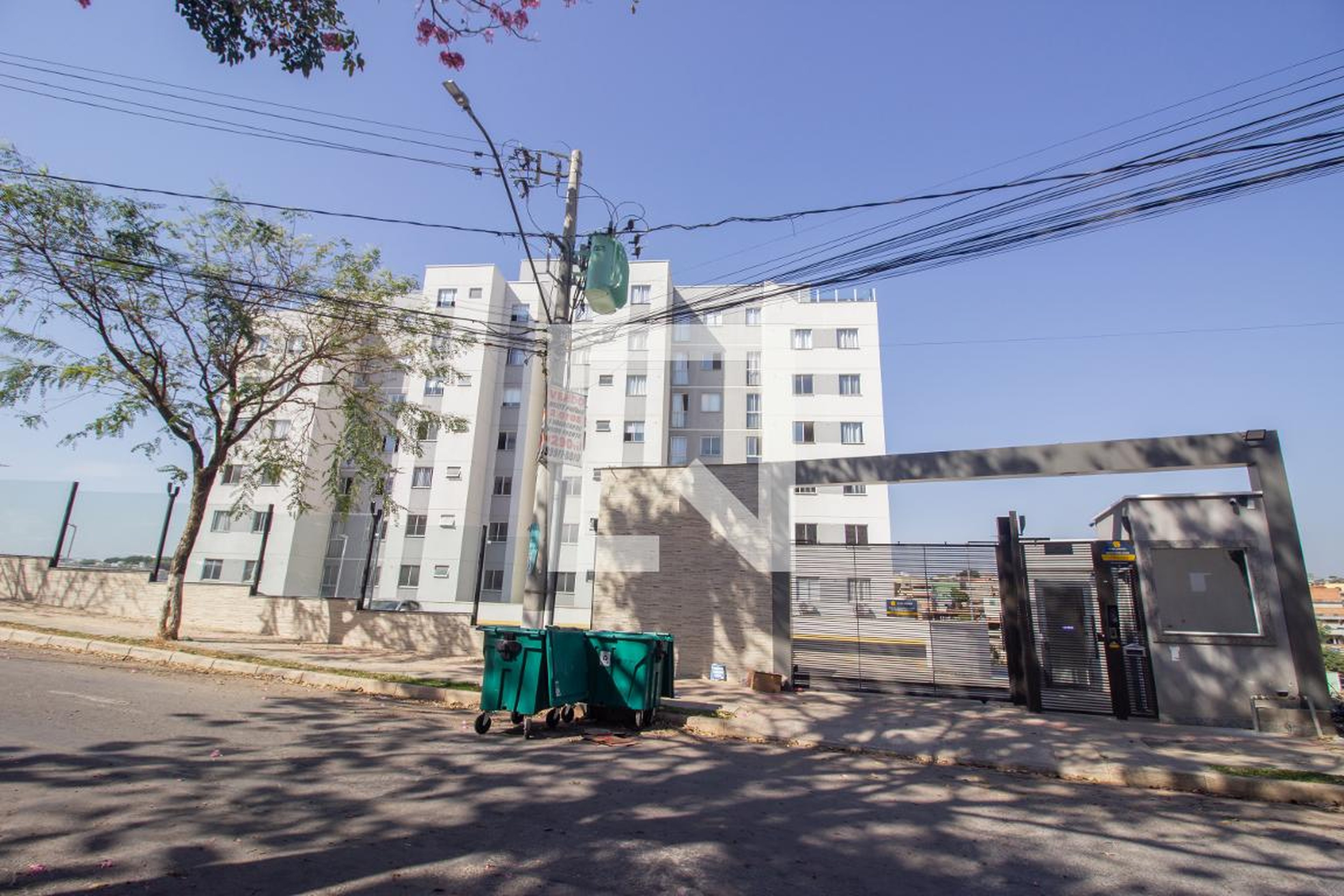 Fachada Condomínio em Alameda dos Pintassilgos, 835