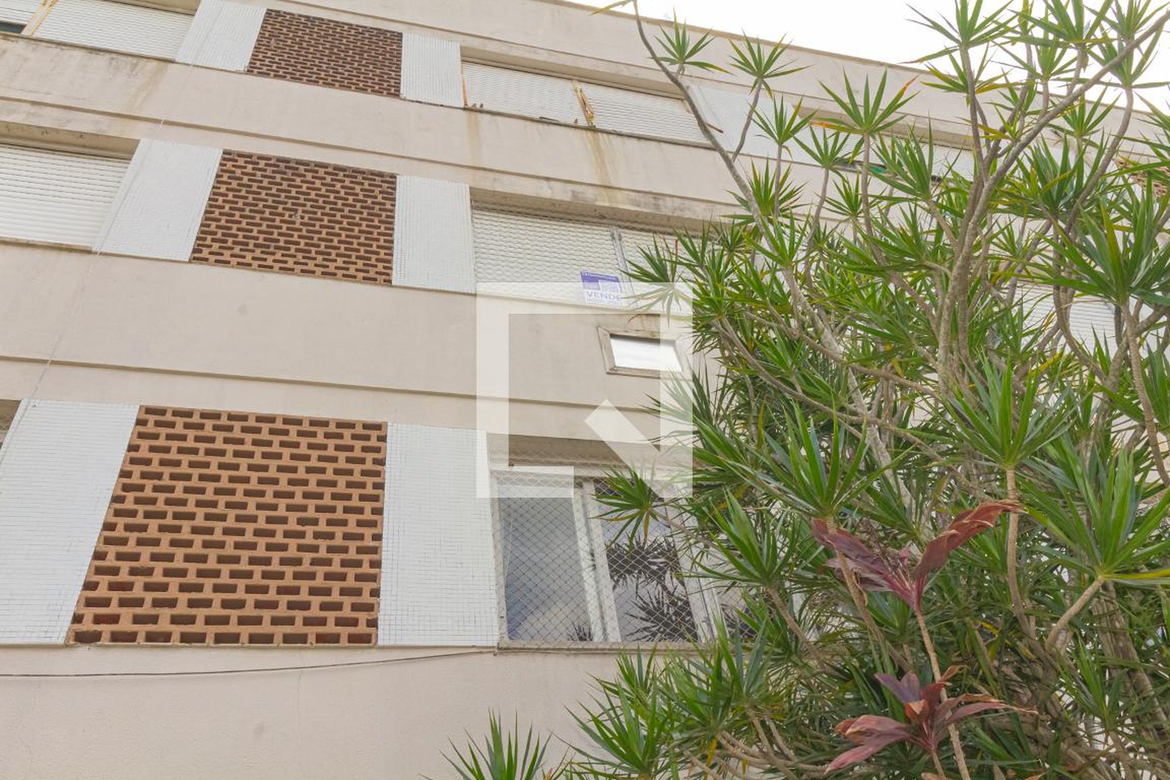 Fachada Condomínio em Rua Santa Cecília, 70