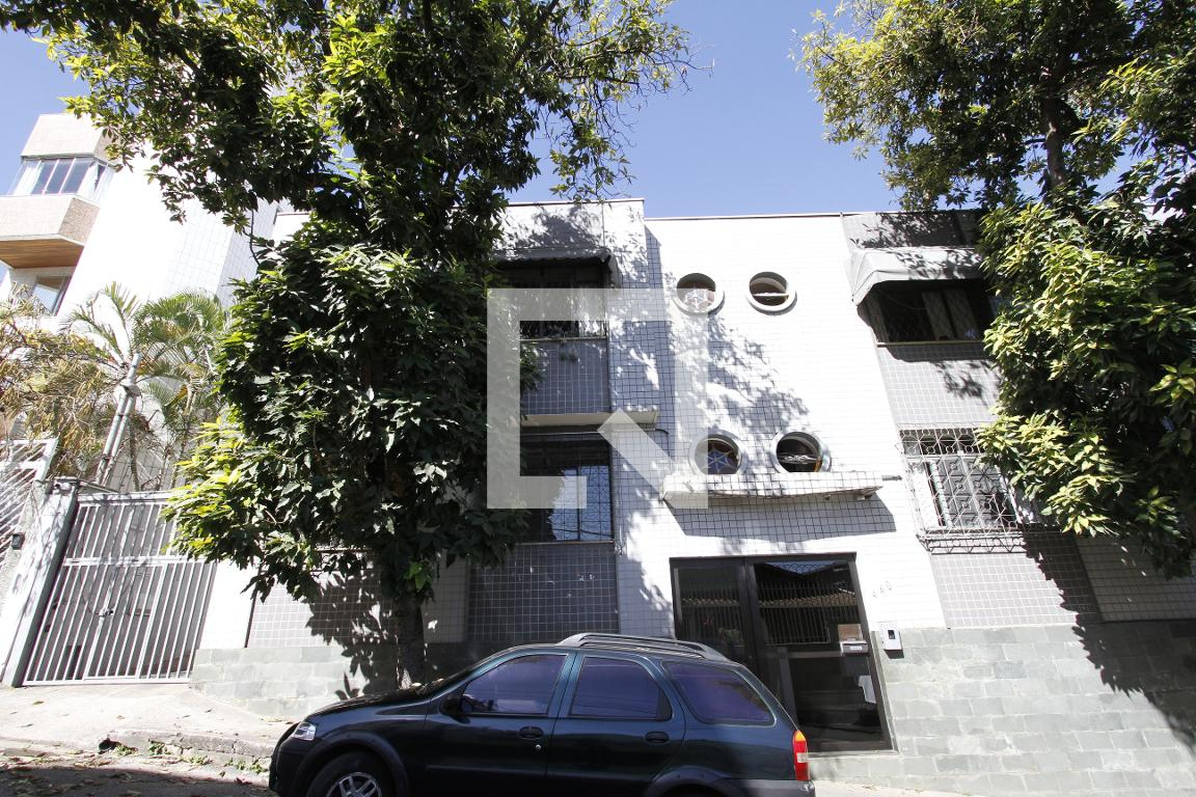 Fachada Condomínio em Rua Costa Sena, 440