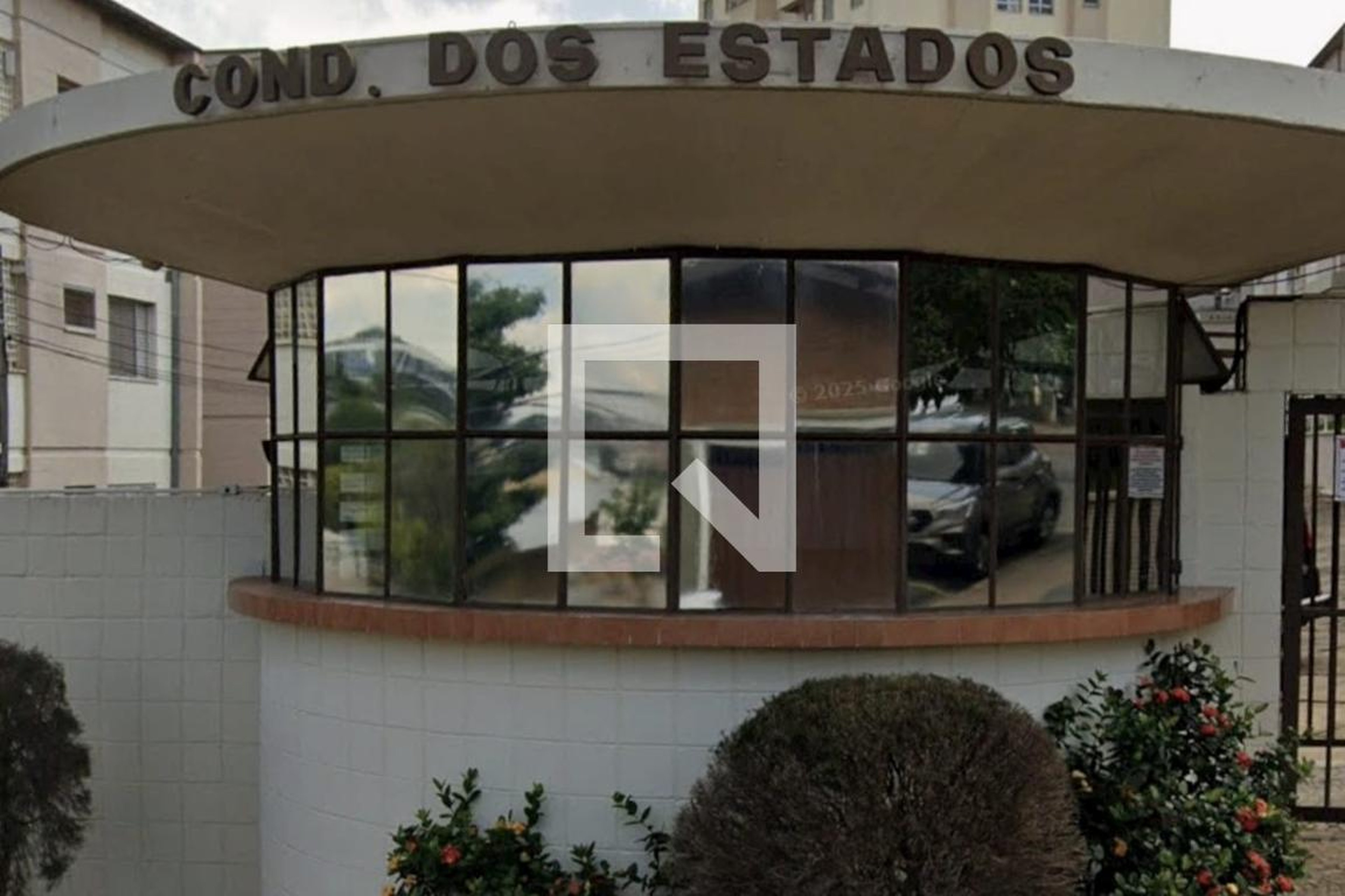 Fachada do Condomínio Condomínio em Rua Luciano Xavier de Oliveira, 282