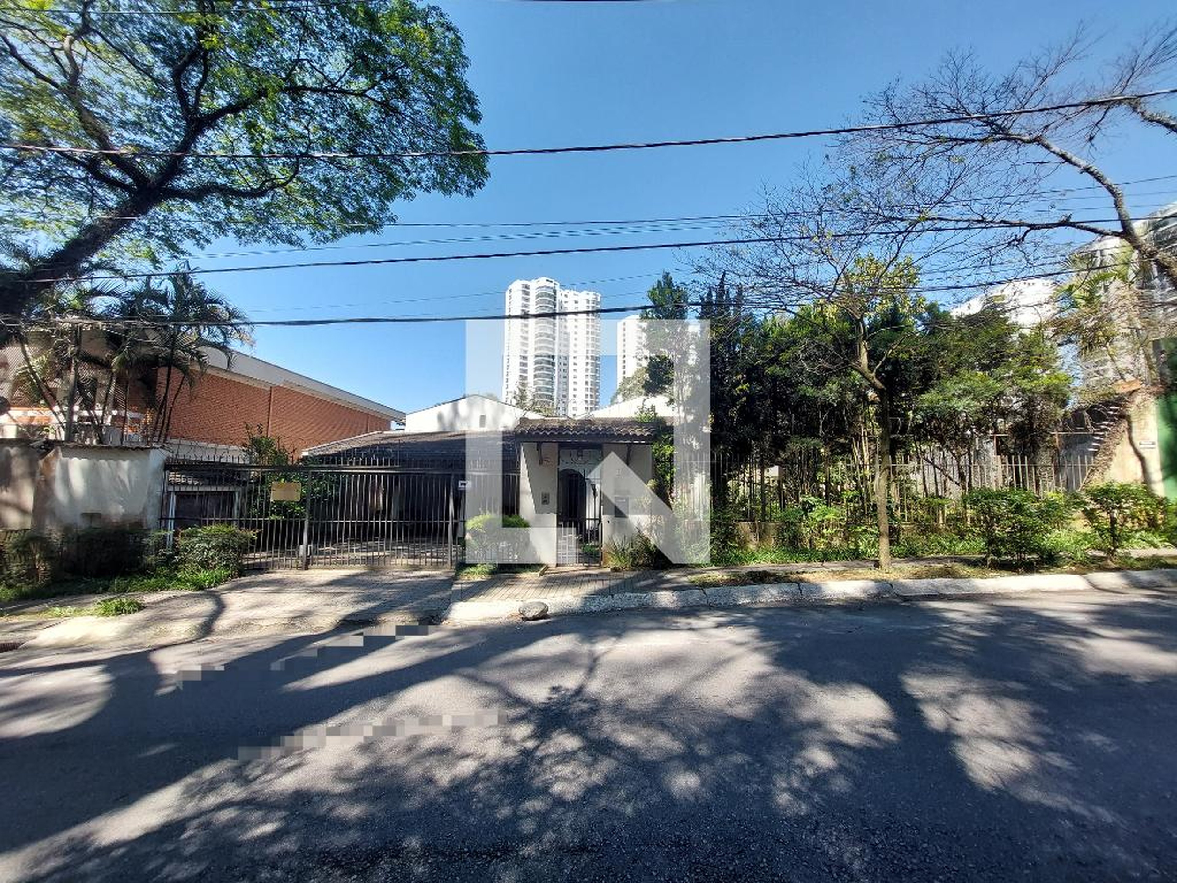 Fachada Condomínio em Av. Manoel dos Reis Araújo, 130