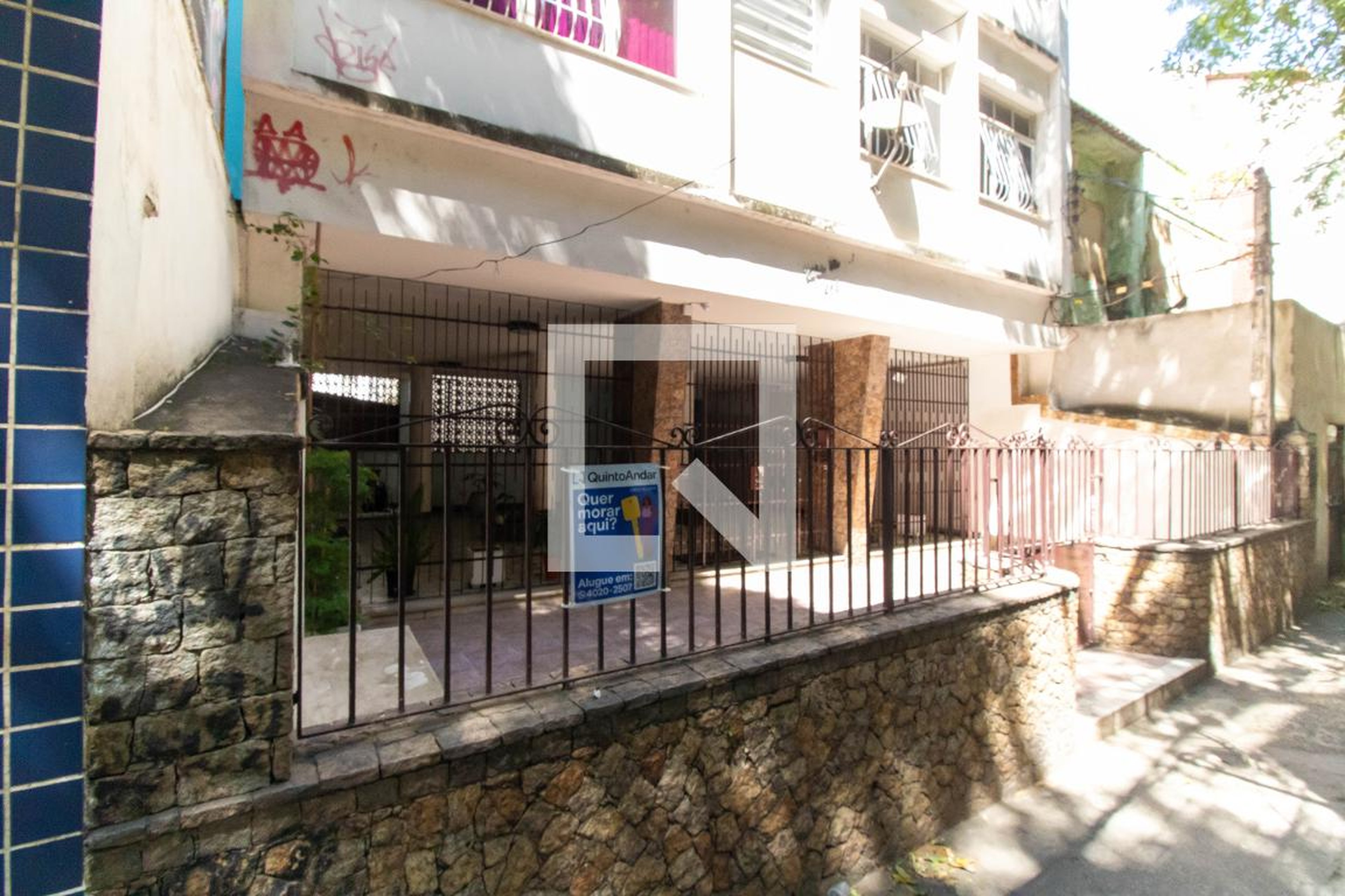 Fachada Condomínio em Rua Cinco de Julho, 462