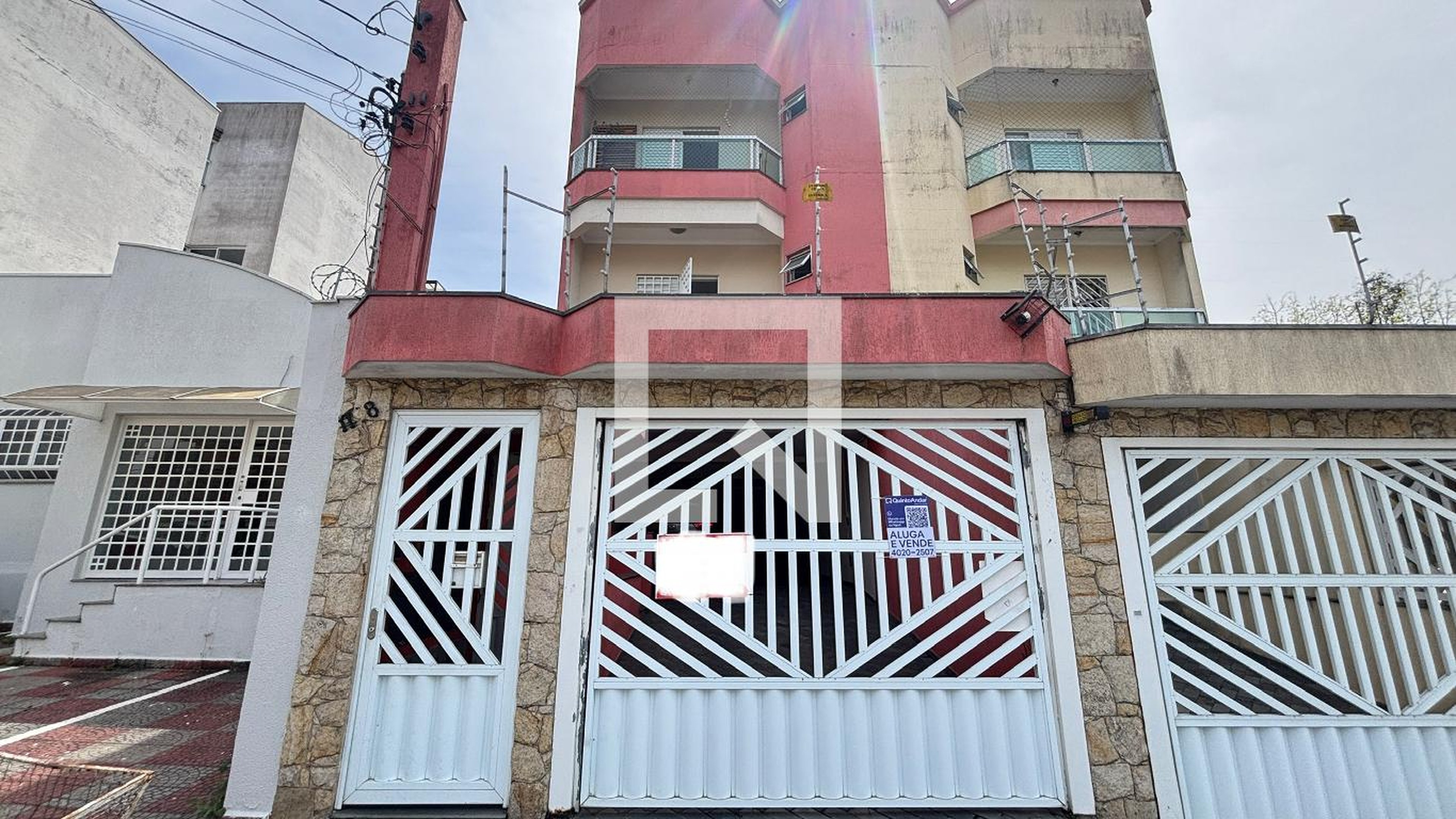 Fachada Condomínio em Rua das Monções, 1128