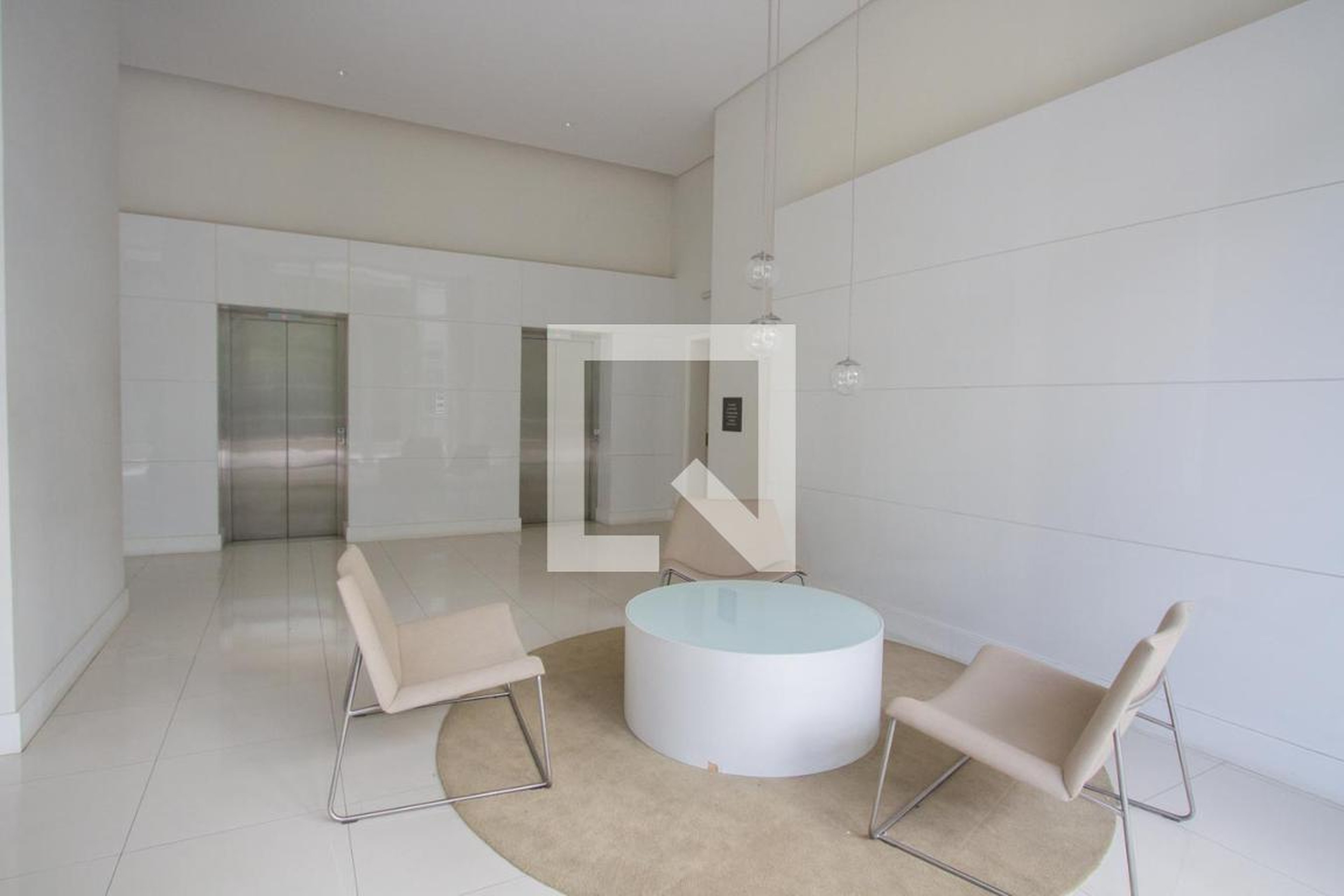 Elevador - Cosmopolitan High Garden