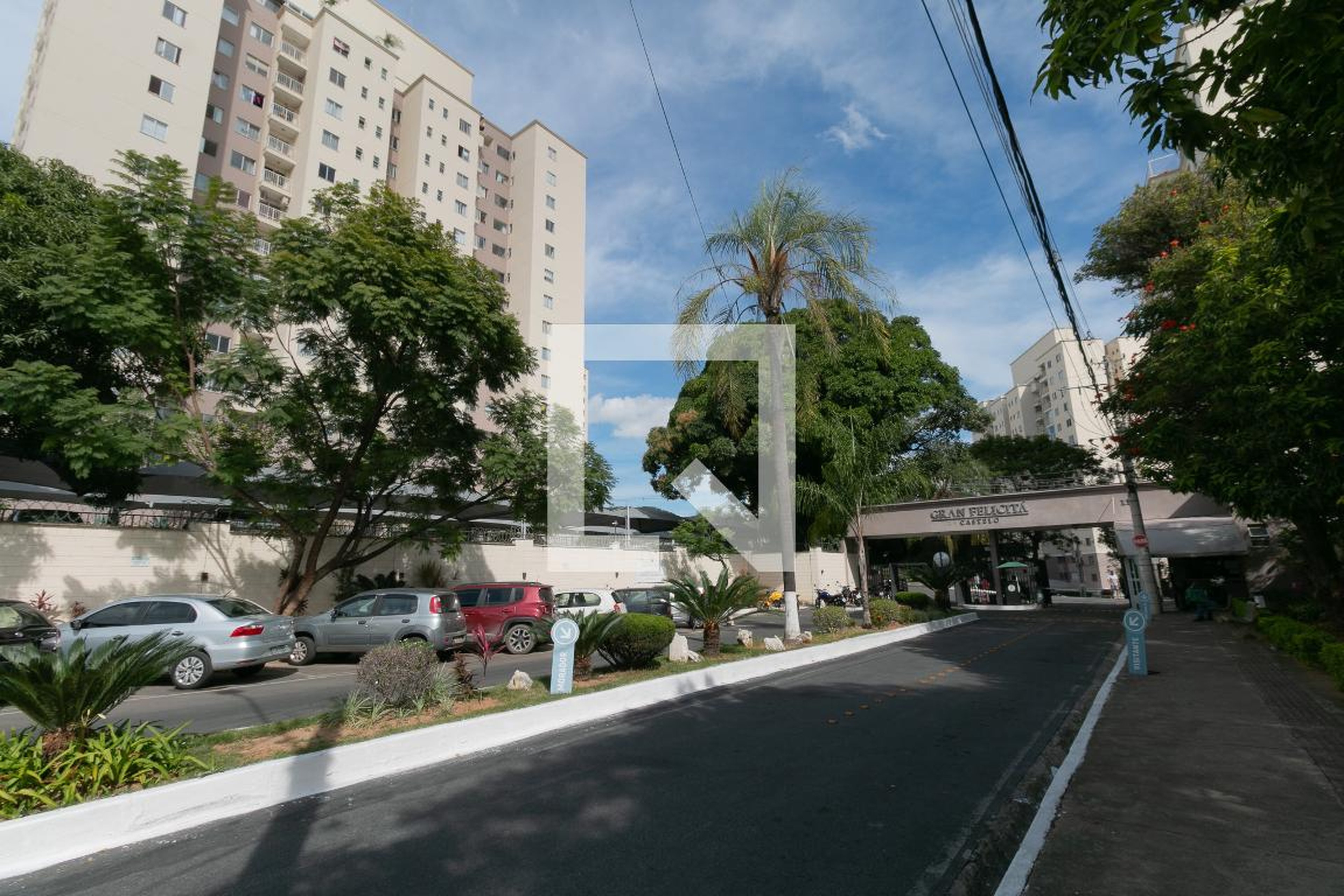 Fachada do Condomínio Condomínio Gran Felicitá Castelo