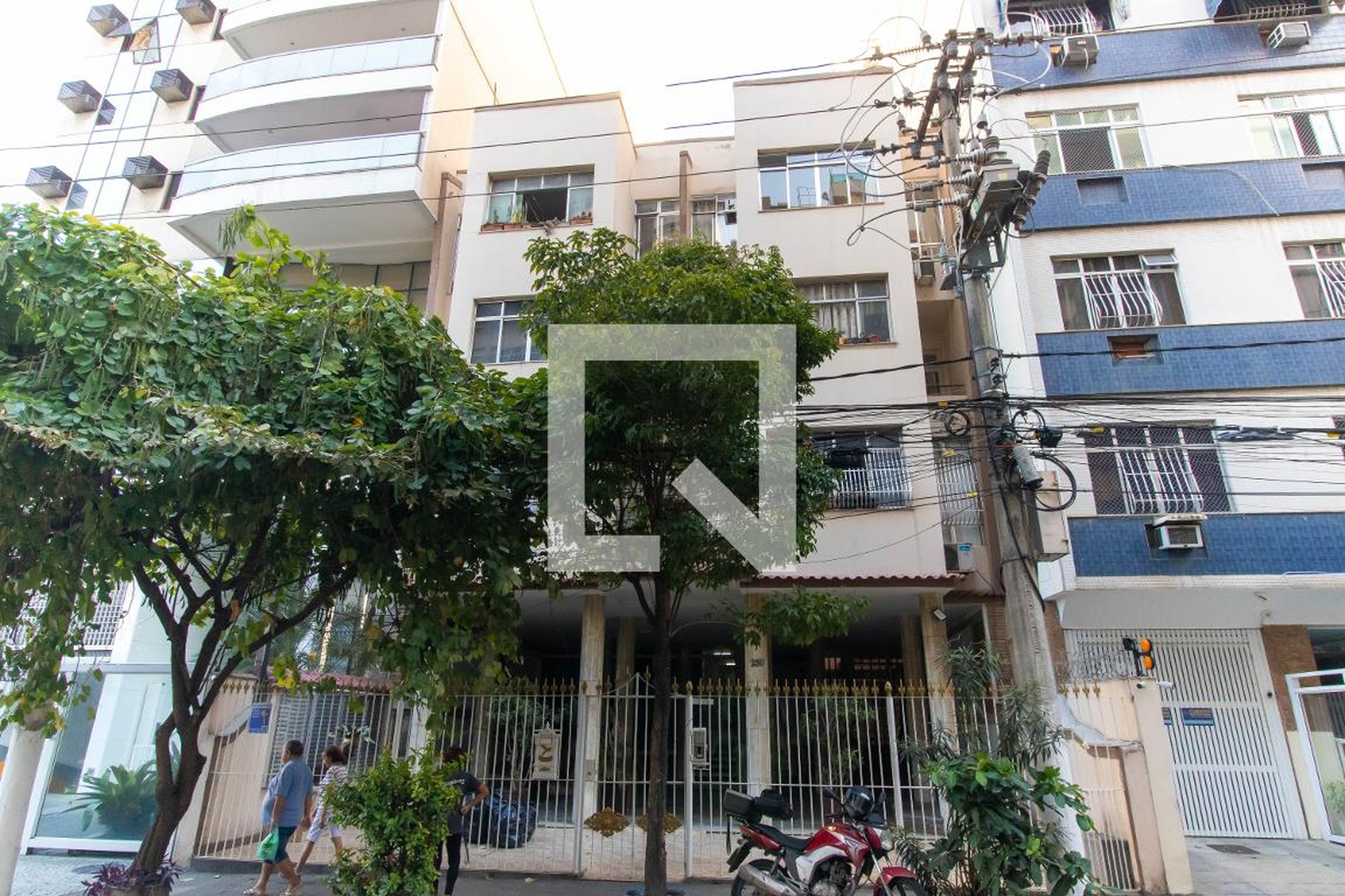 Fachada Condomínio em Rua General Pereira da Silva, 250