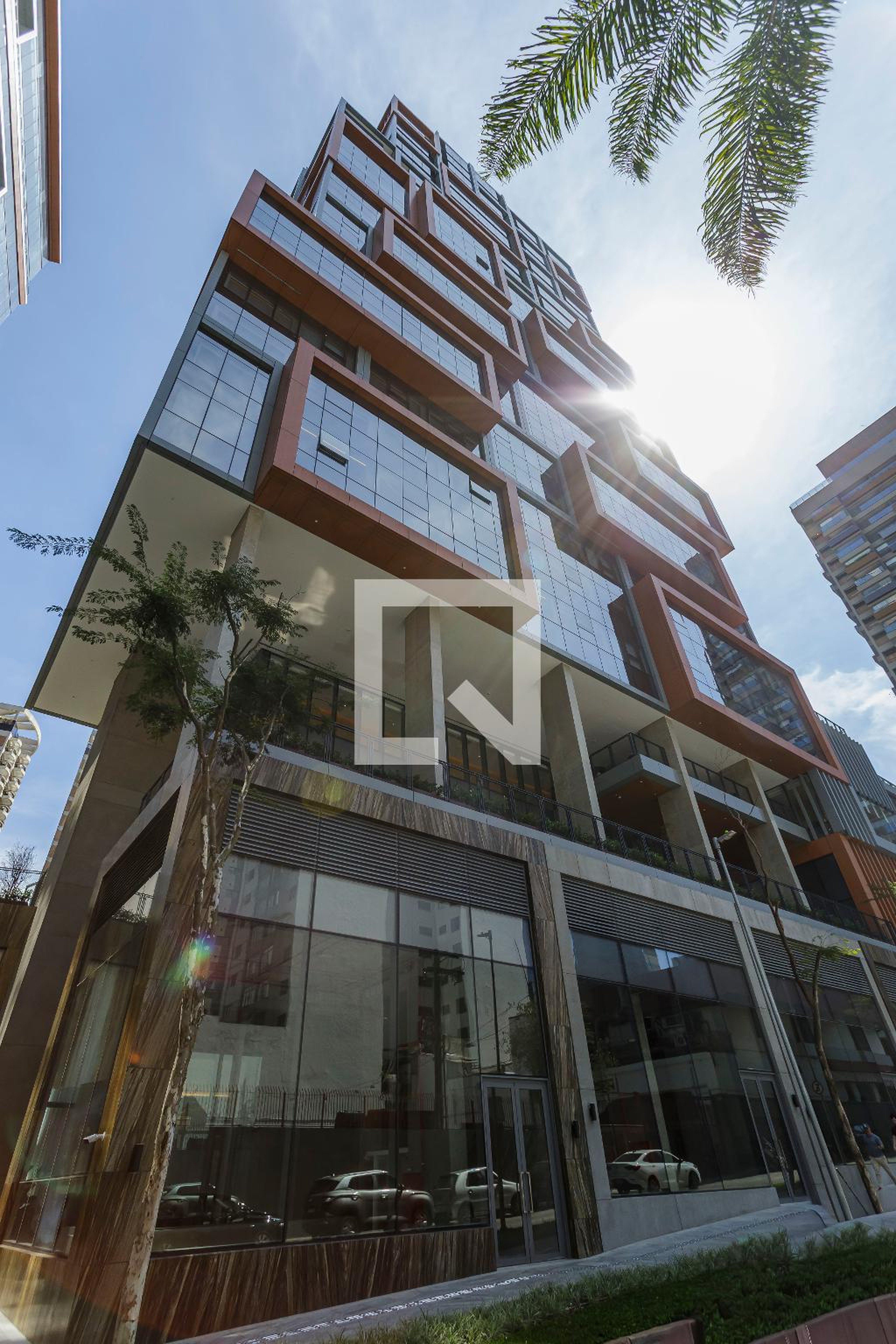 Fachada Condomínio em Rua Joaquim Floriano, 201