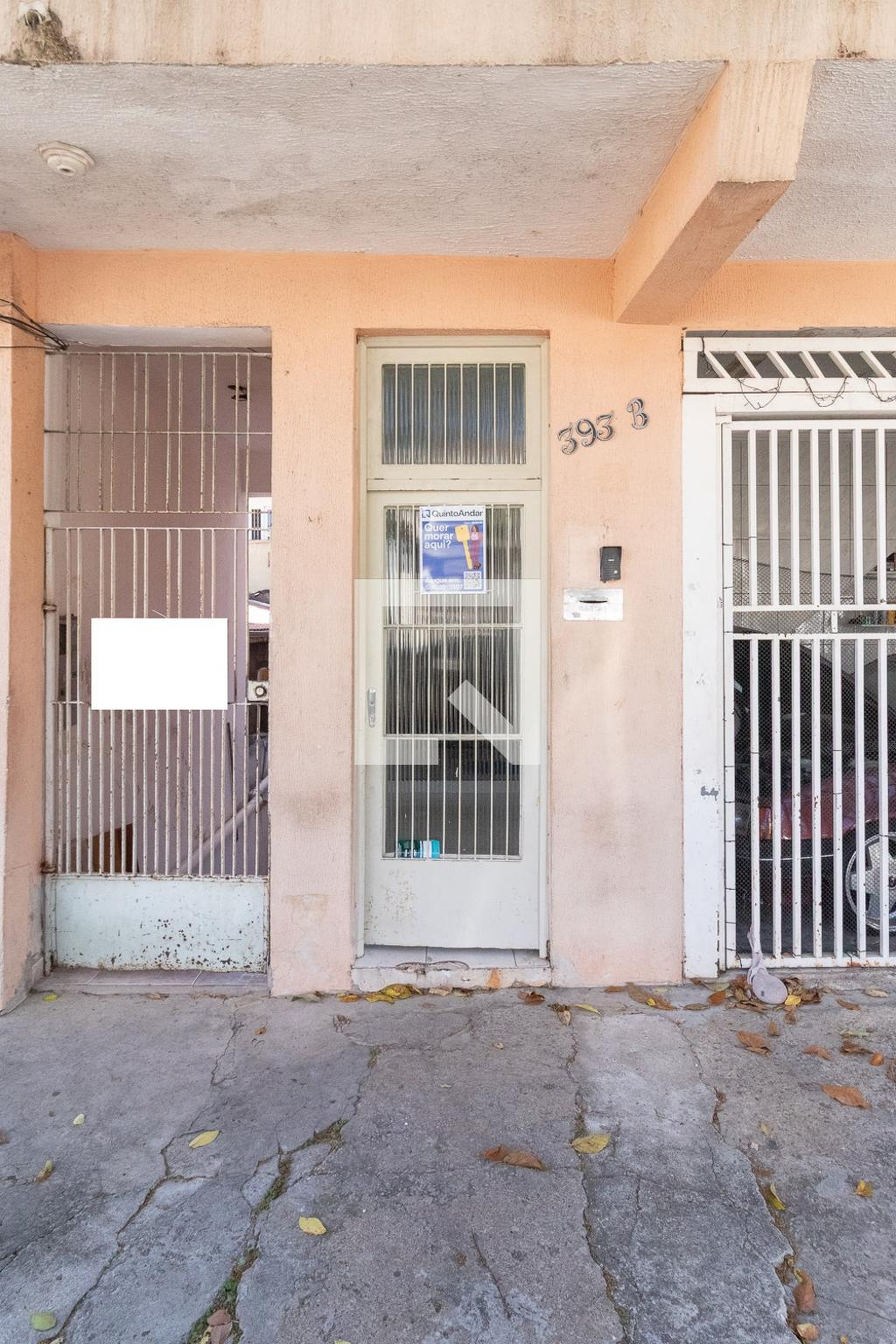 Fachada Condomínio em Rua Lima Campos, 393