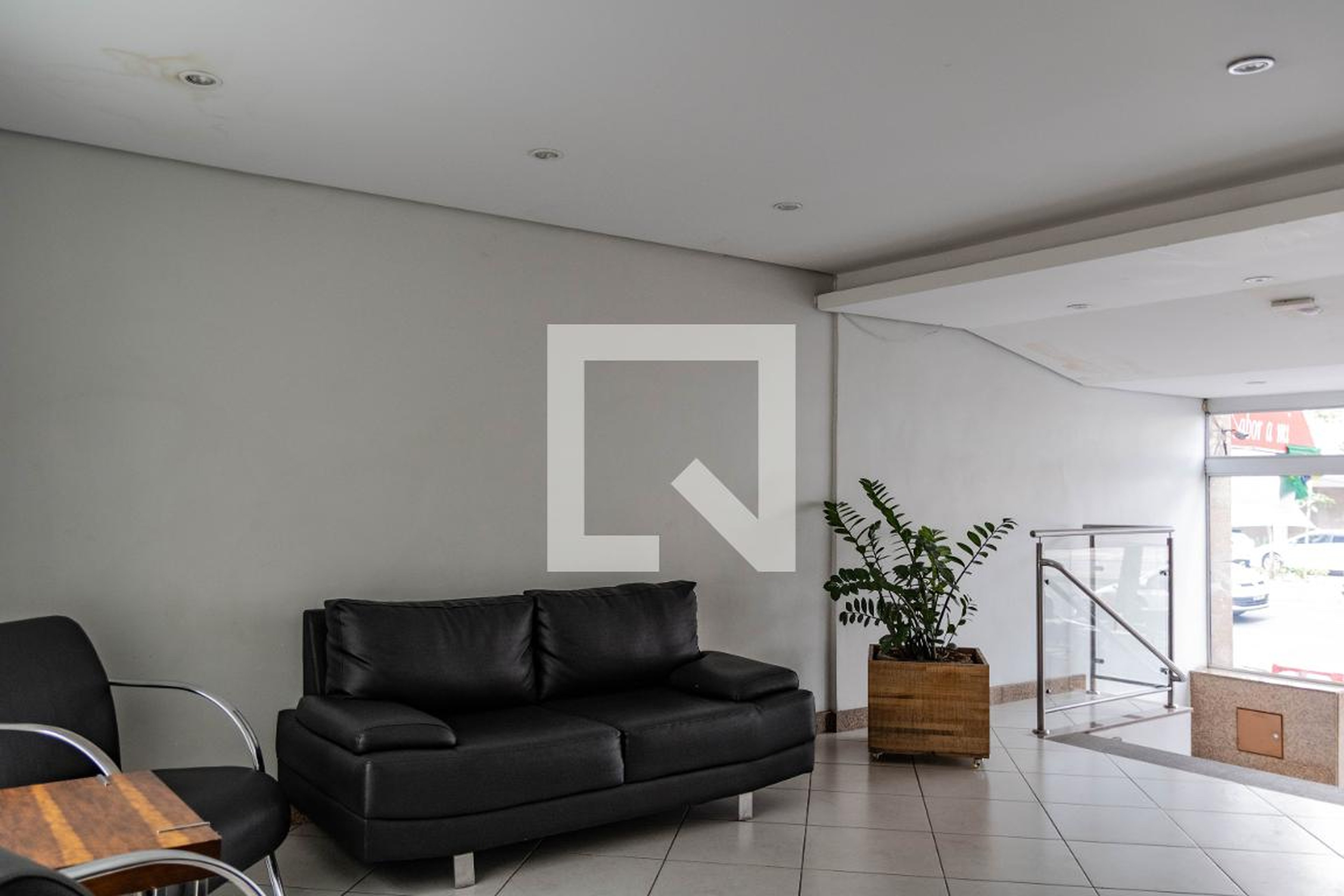 Hall de entrada Condomínio em Avenida do Contorno, 9711