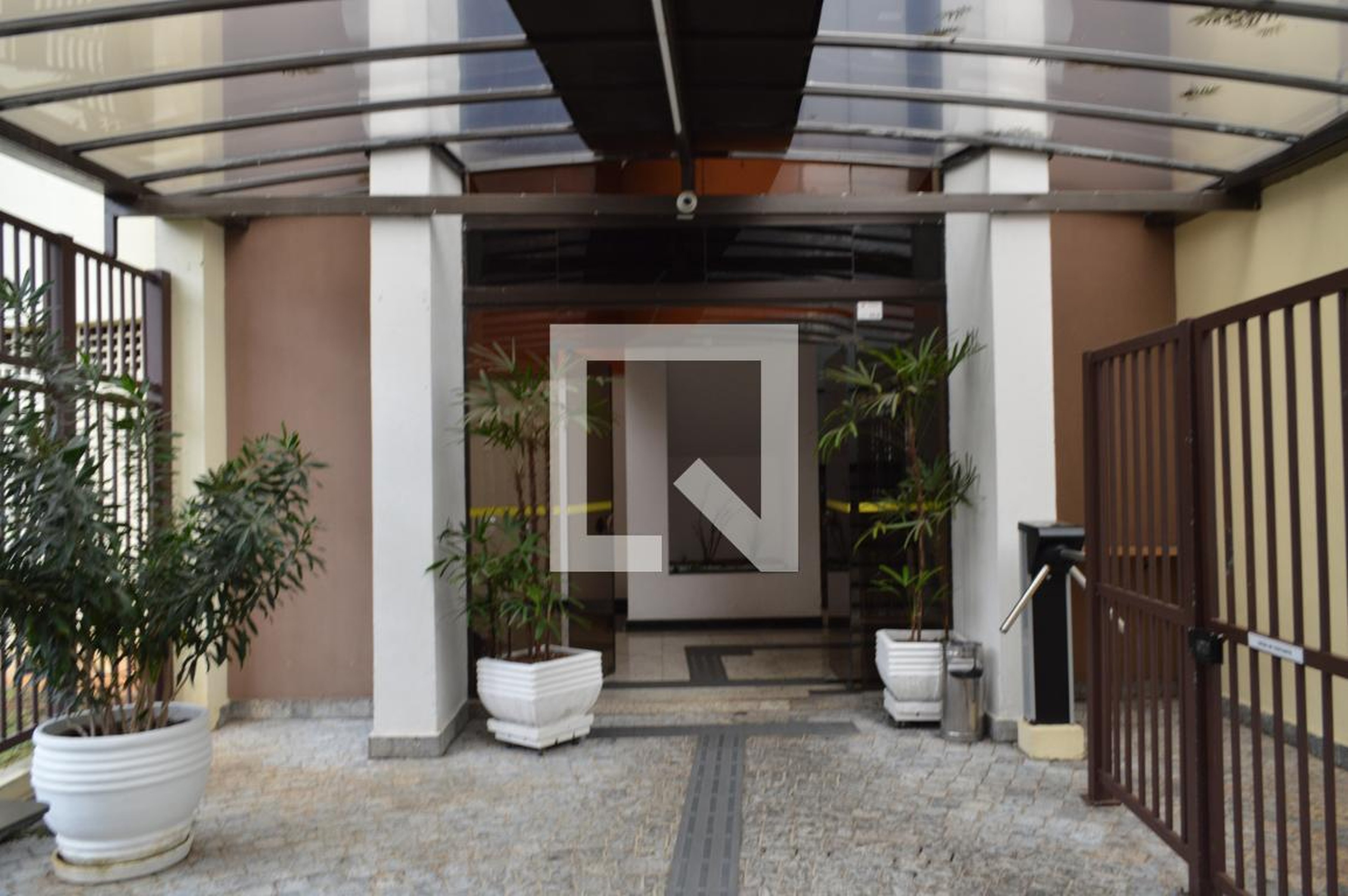 Entrada - Central Place