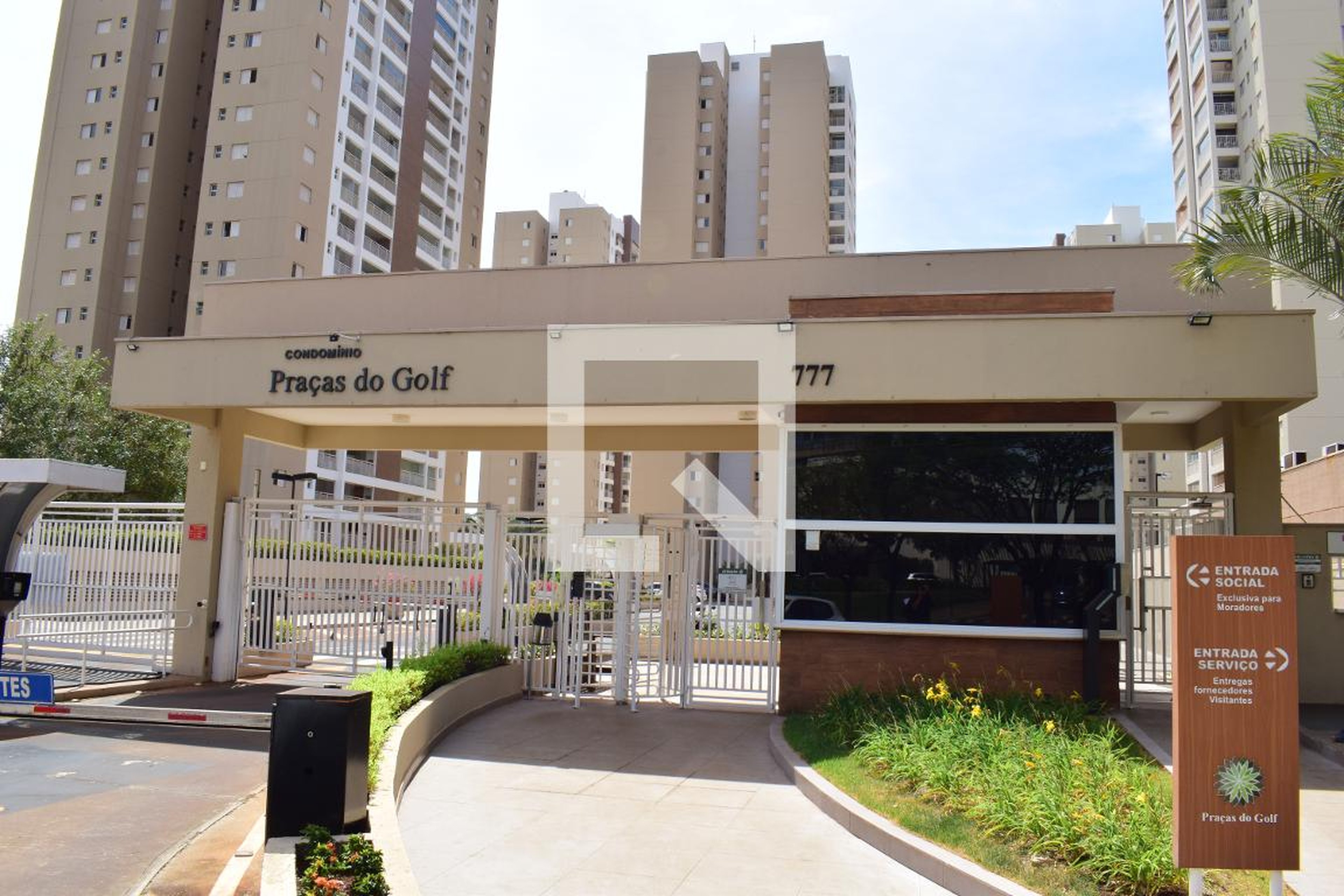 Fachada do Prédio Condomínio Praças do Golf