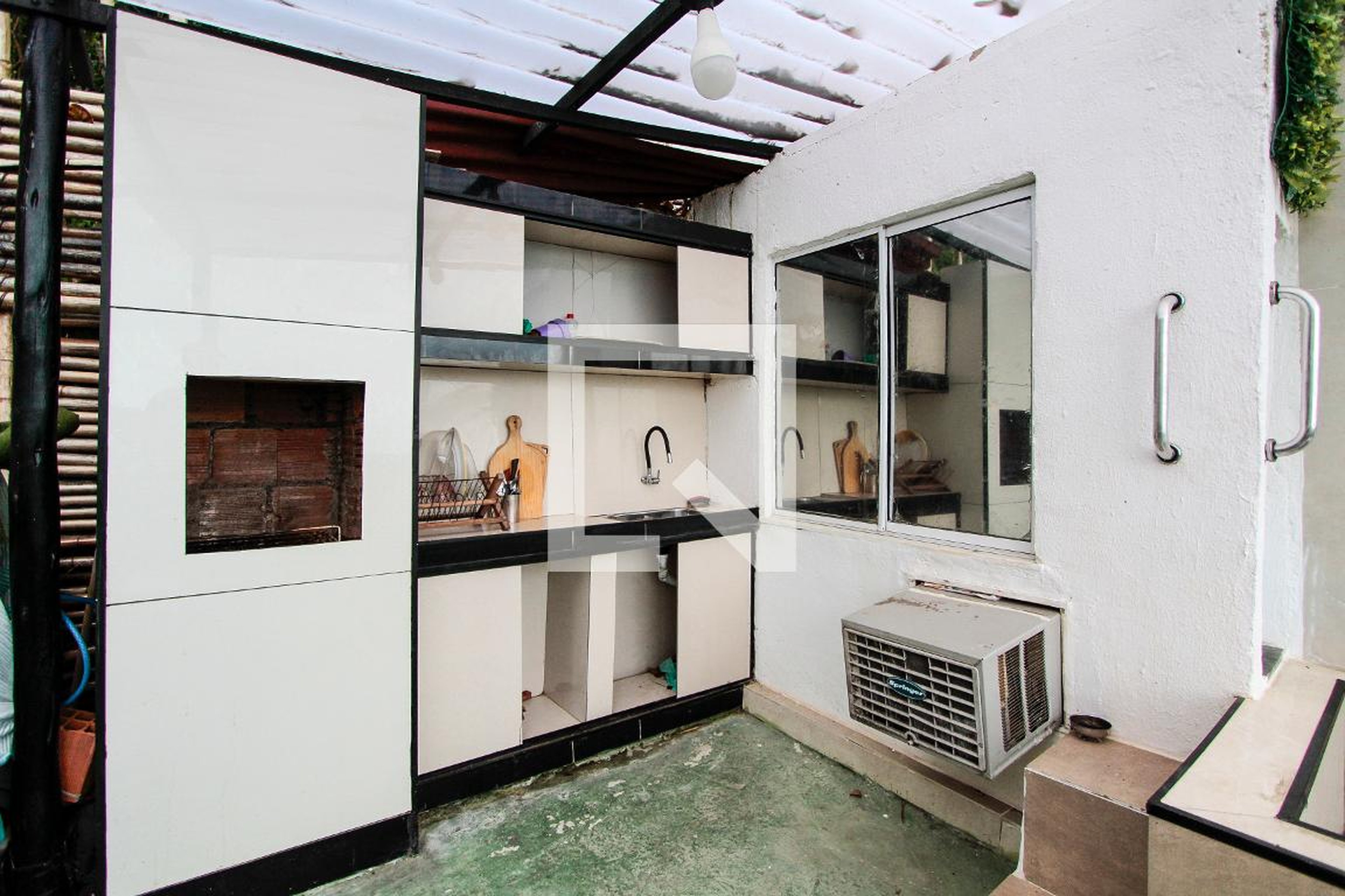 Churrasqueira Condomínio em Avenida Niemeyer, 318