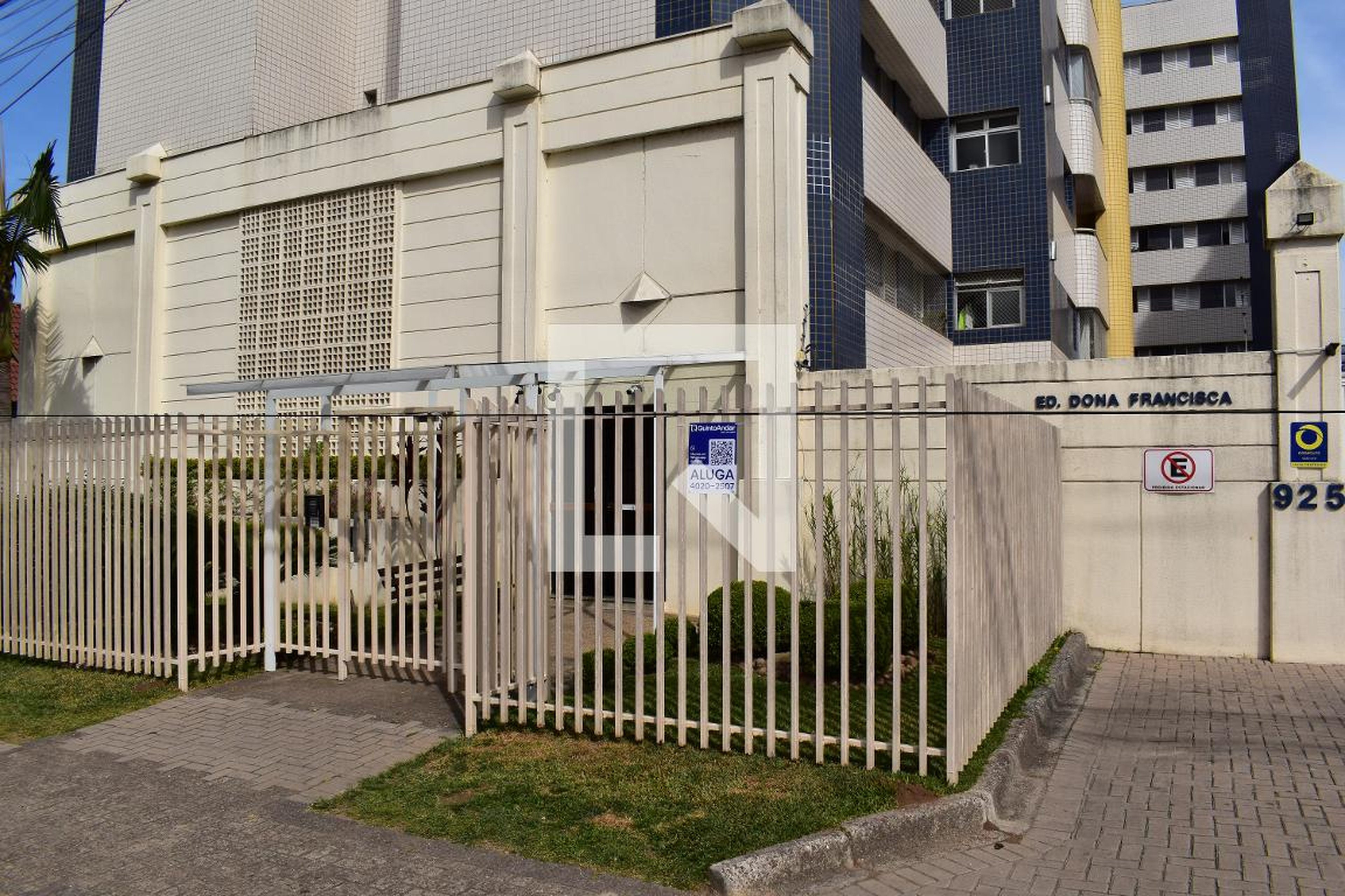 Fachada Condomínio Dona Francisca