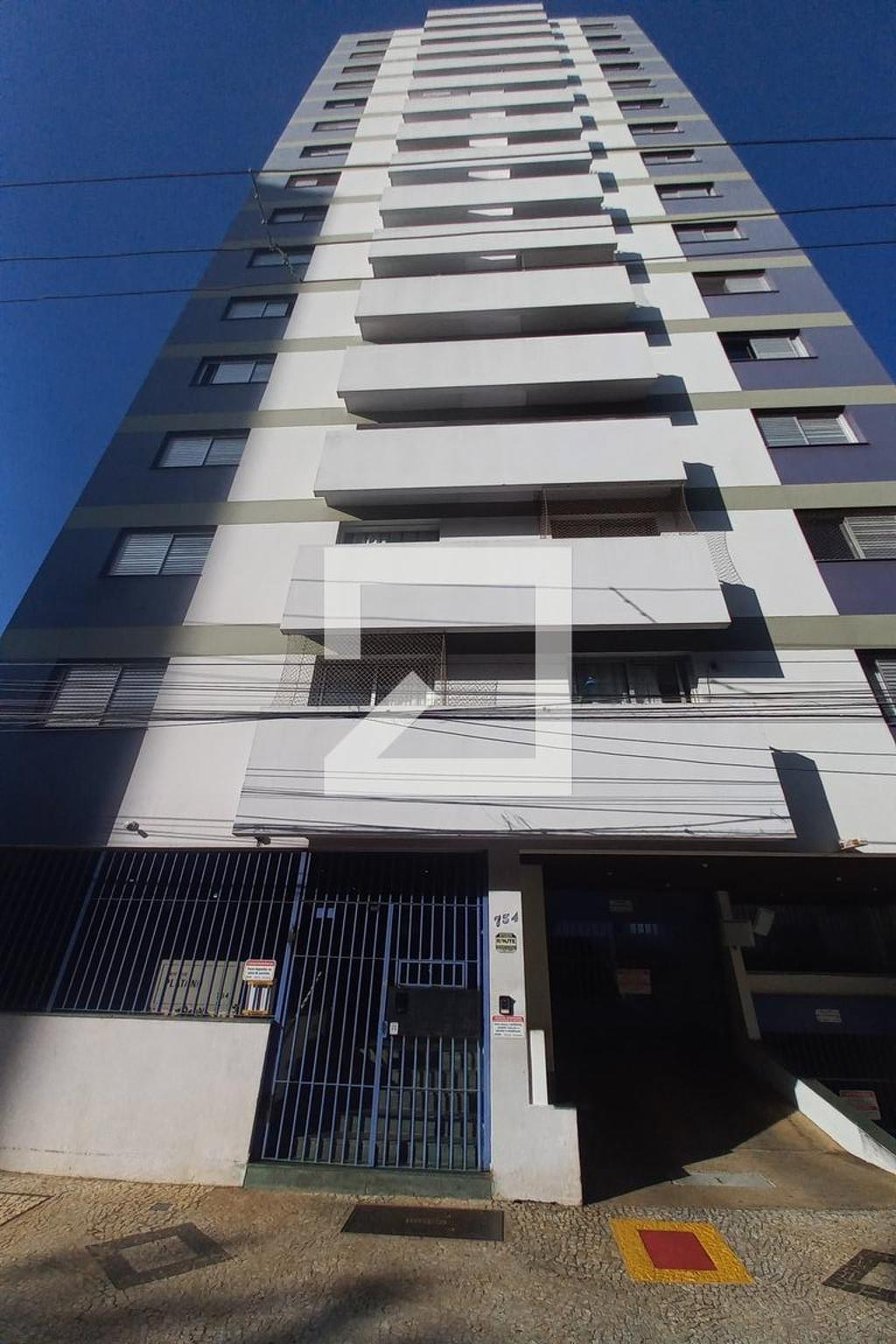 Fachada do Prédio Condomínio Platano