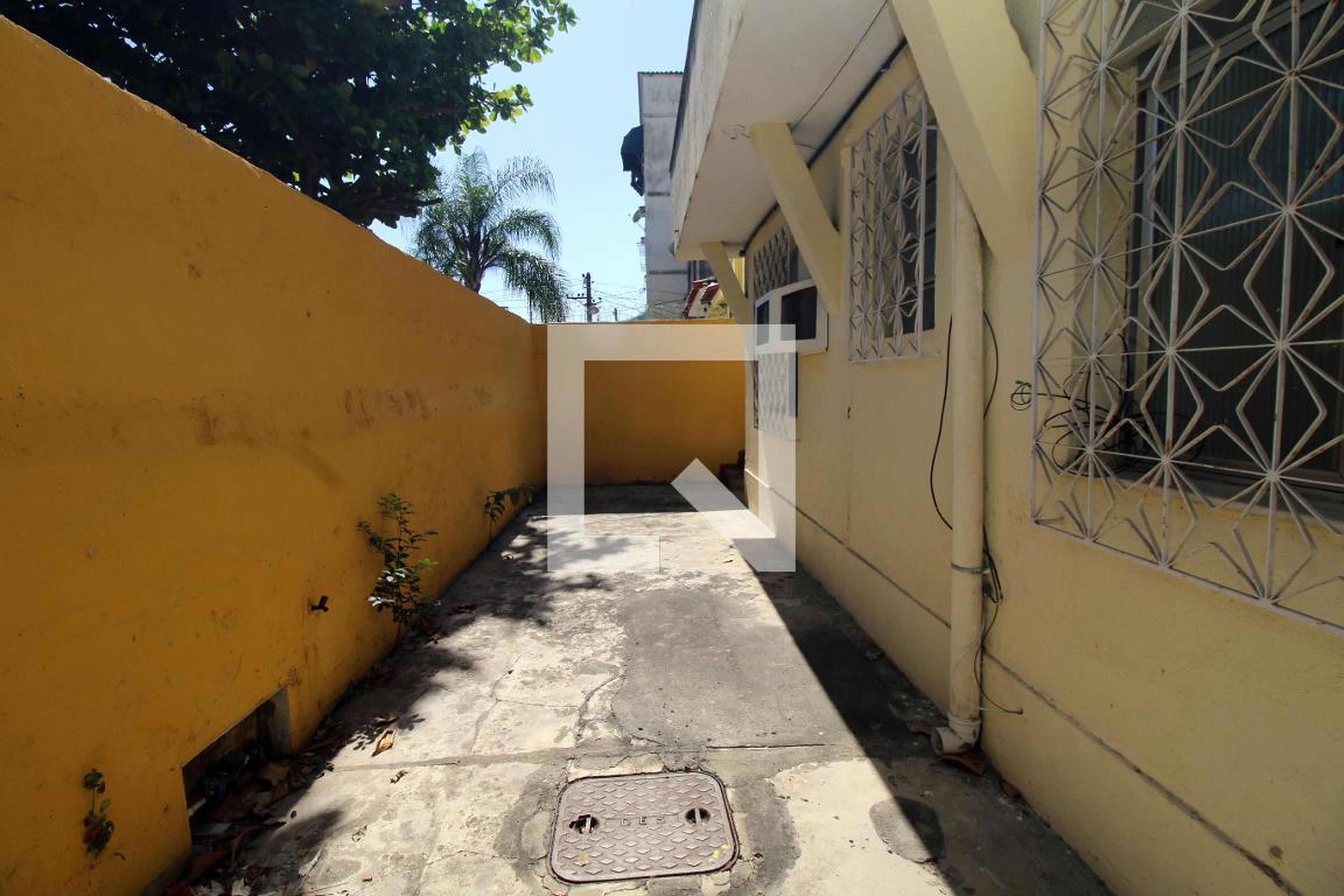 Área externa Condomínio em Rua Tenente Benjamin Araújo Coriolano, 63