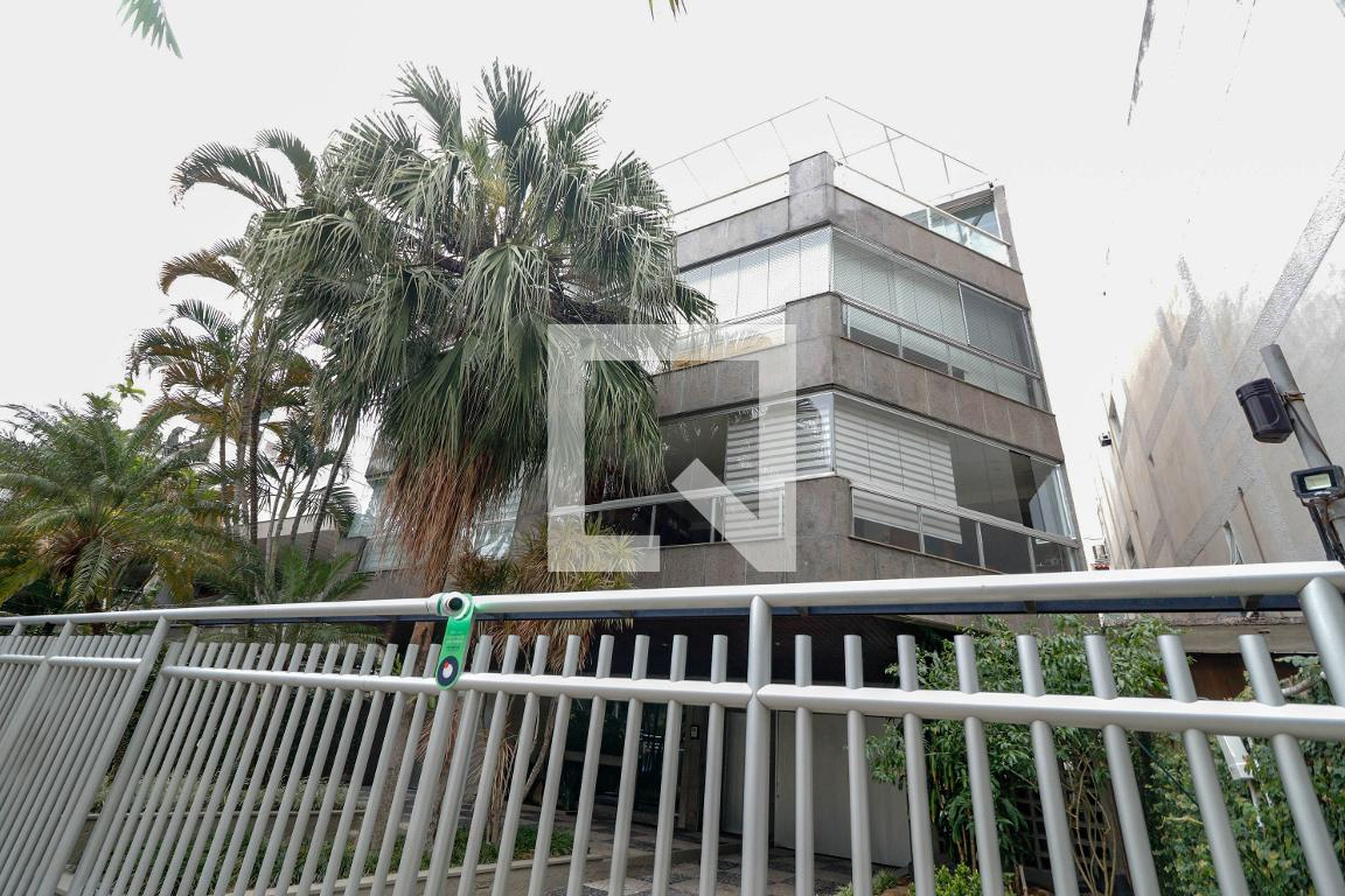 Fachada Condomínio em Rua Manuel Brasiliense, 135