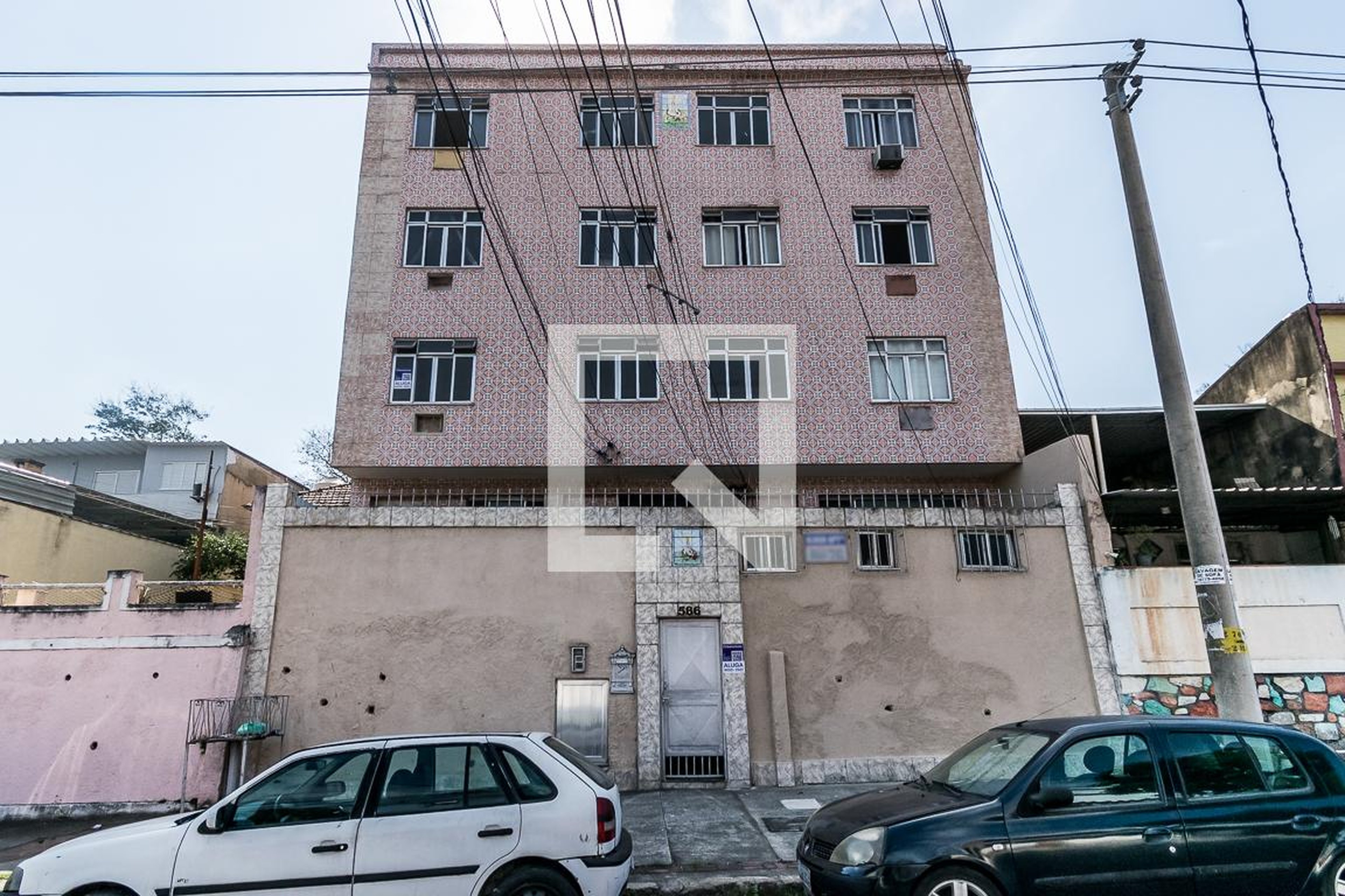 Fachada Condomínio em Rua Samin, 586