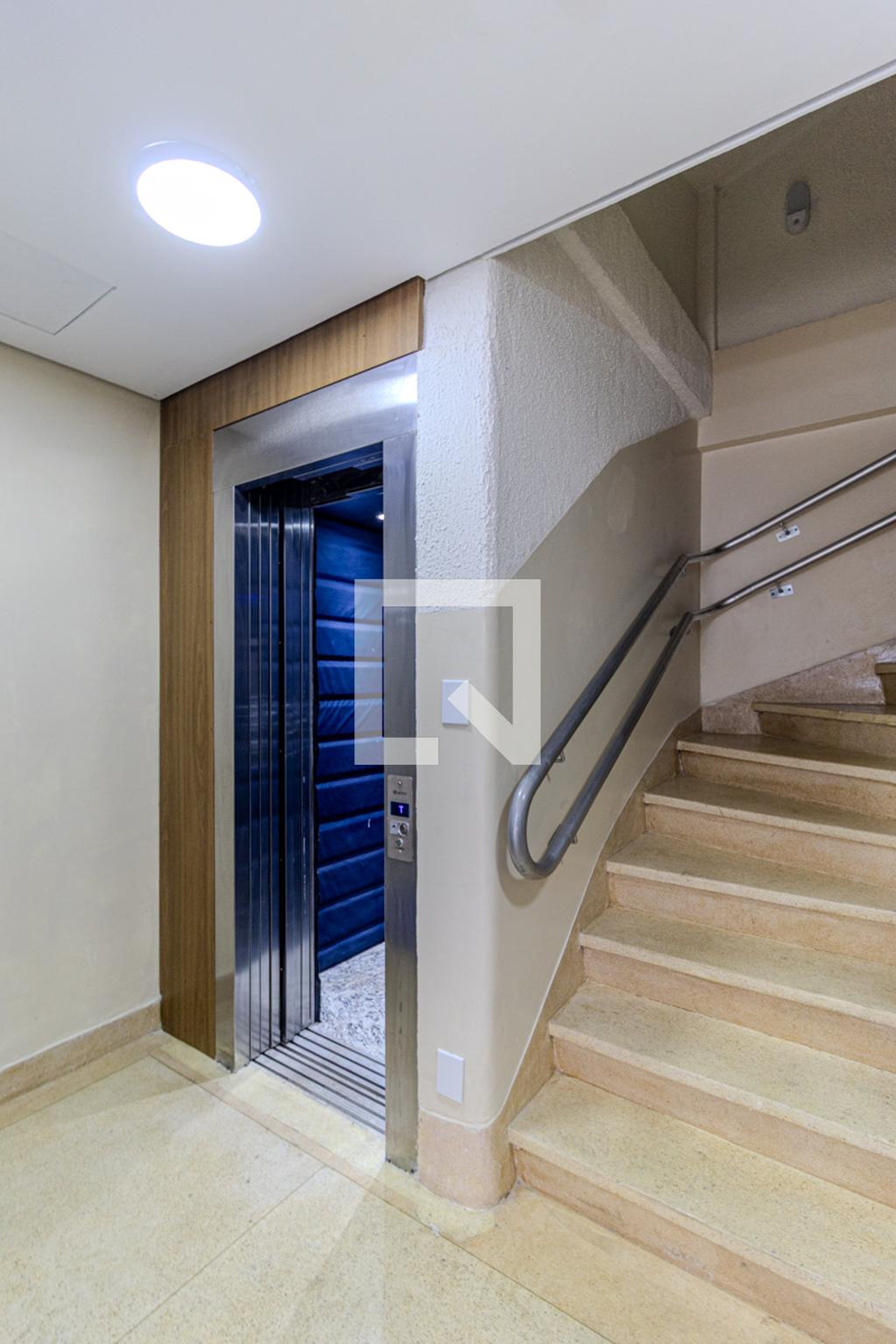 Elevador - Prédio Maria José