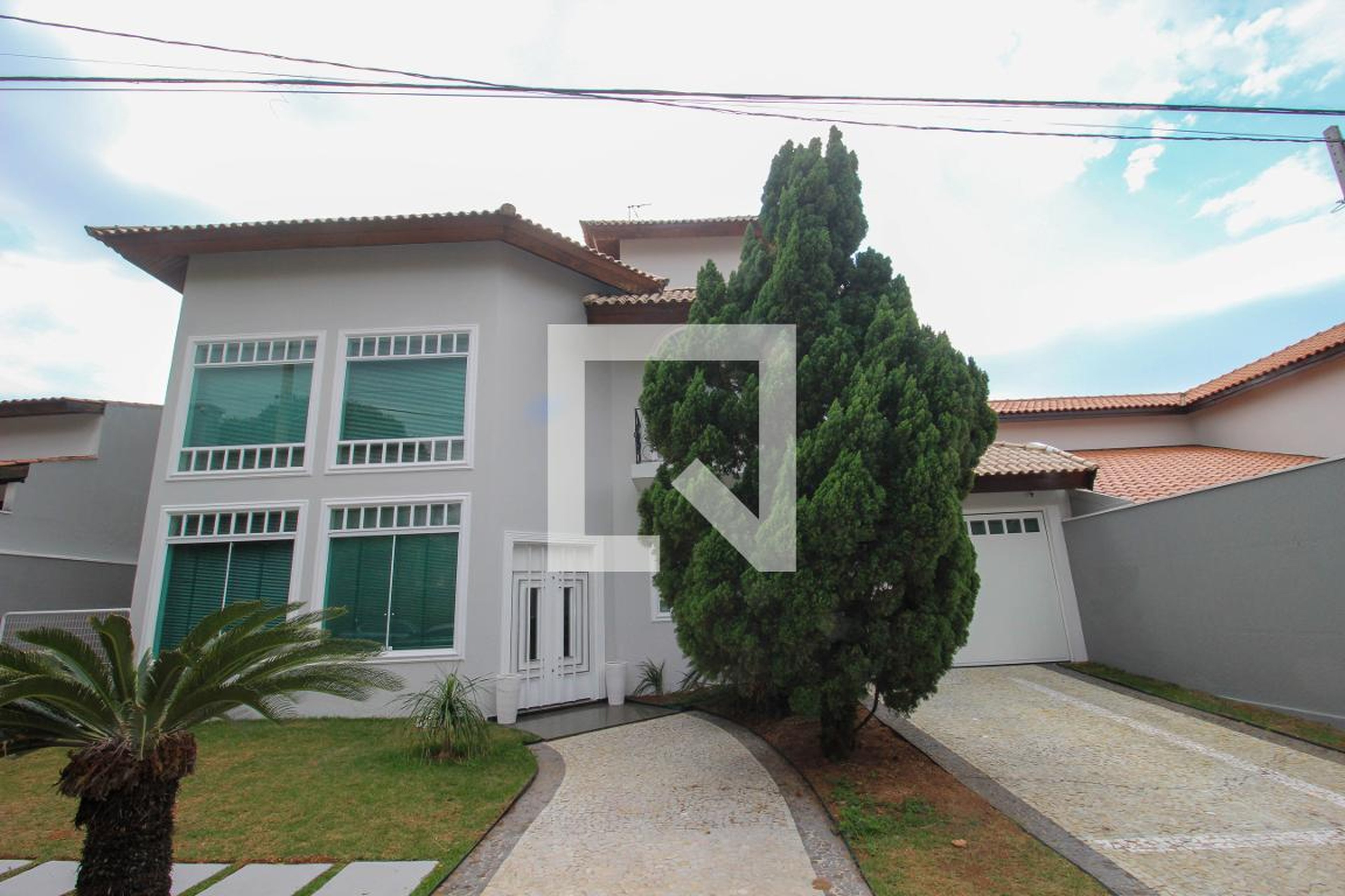 Fachada Condomínio em Rua Renê Boschetti, 648