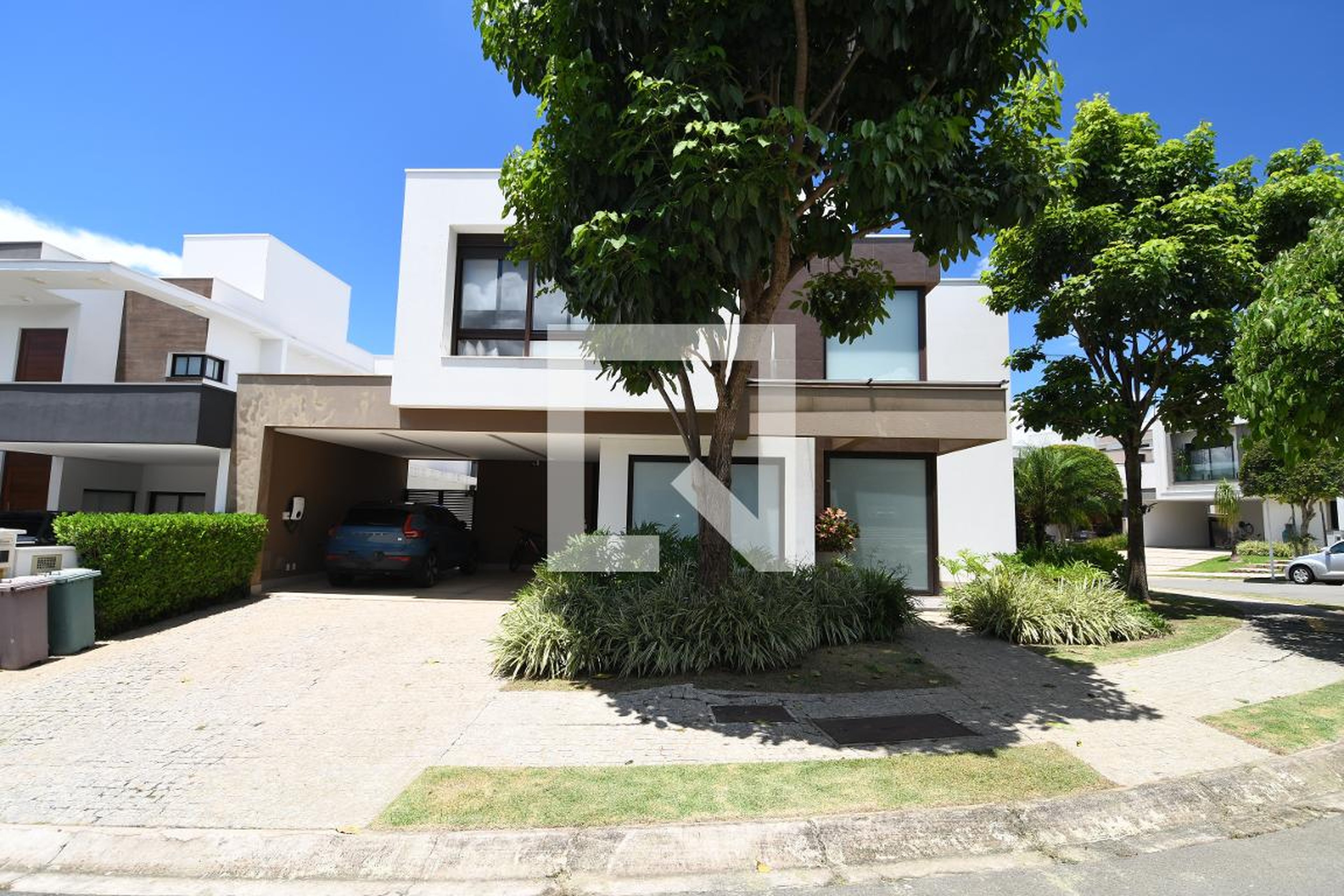 Fachada Condomínio em Rua Maurila Maria da Conceição de Matos, 16