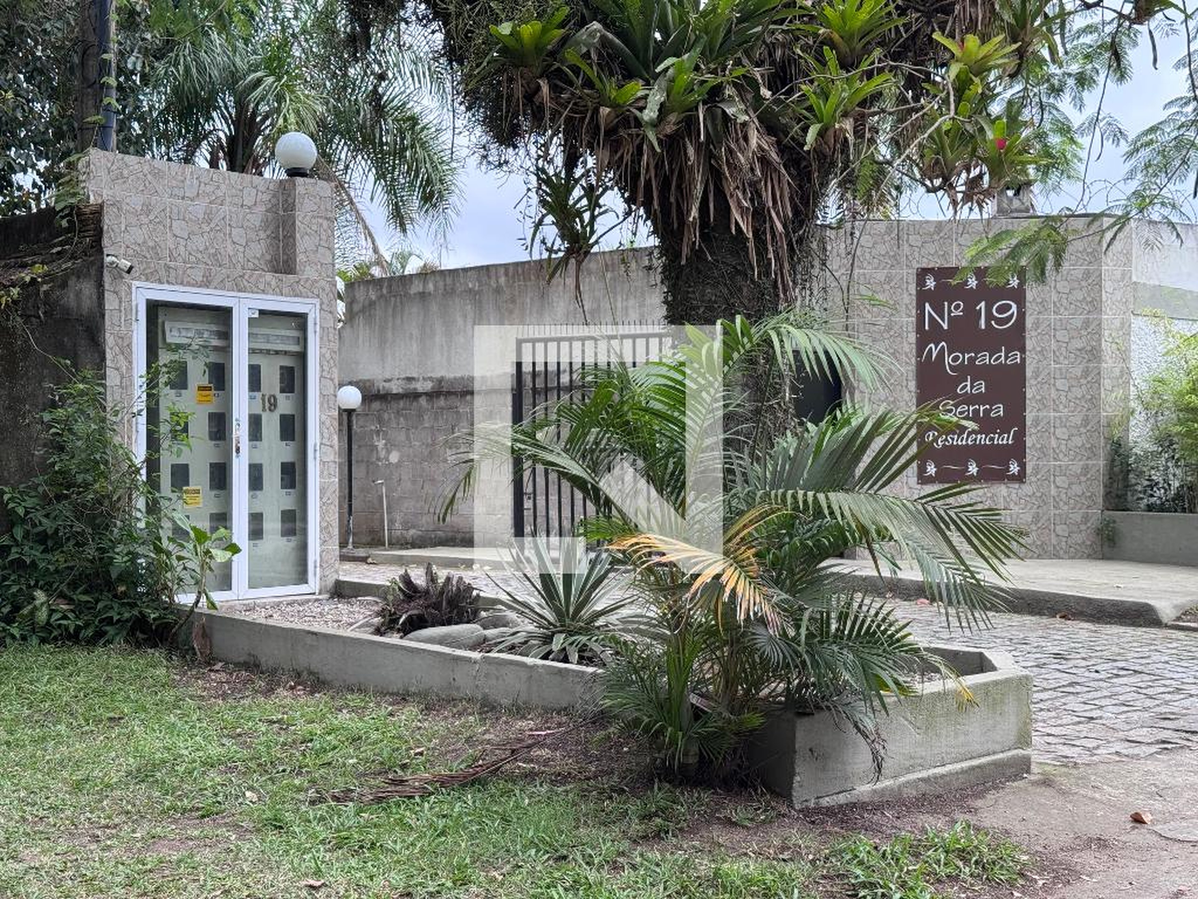 Fachada Condomínio em Rua Paulo Duarte, 1