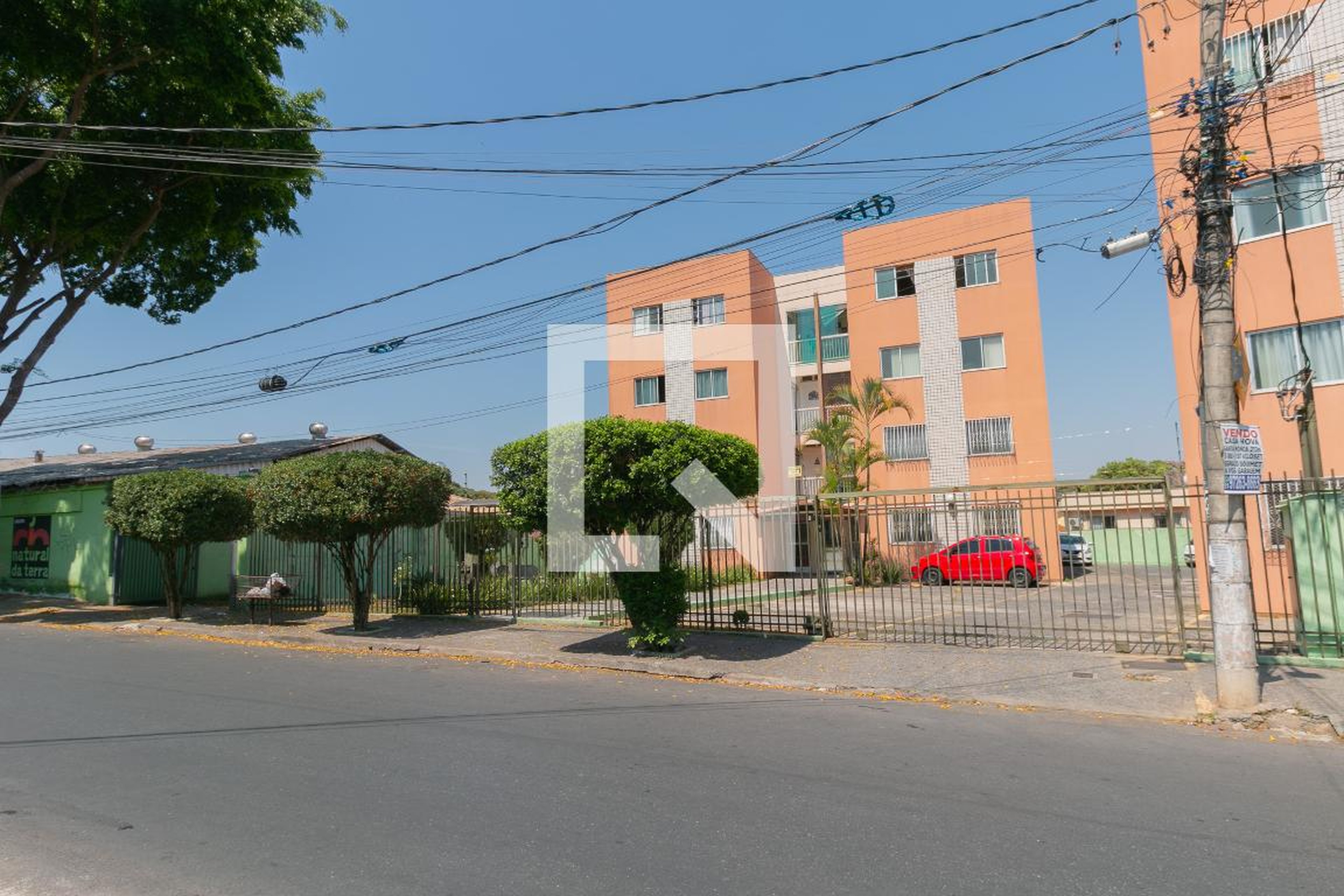 Fachada Condomínio em Rua Clélia, 570