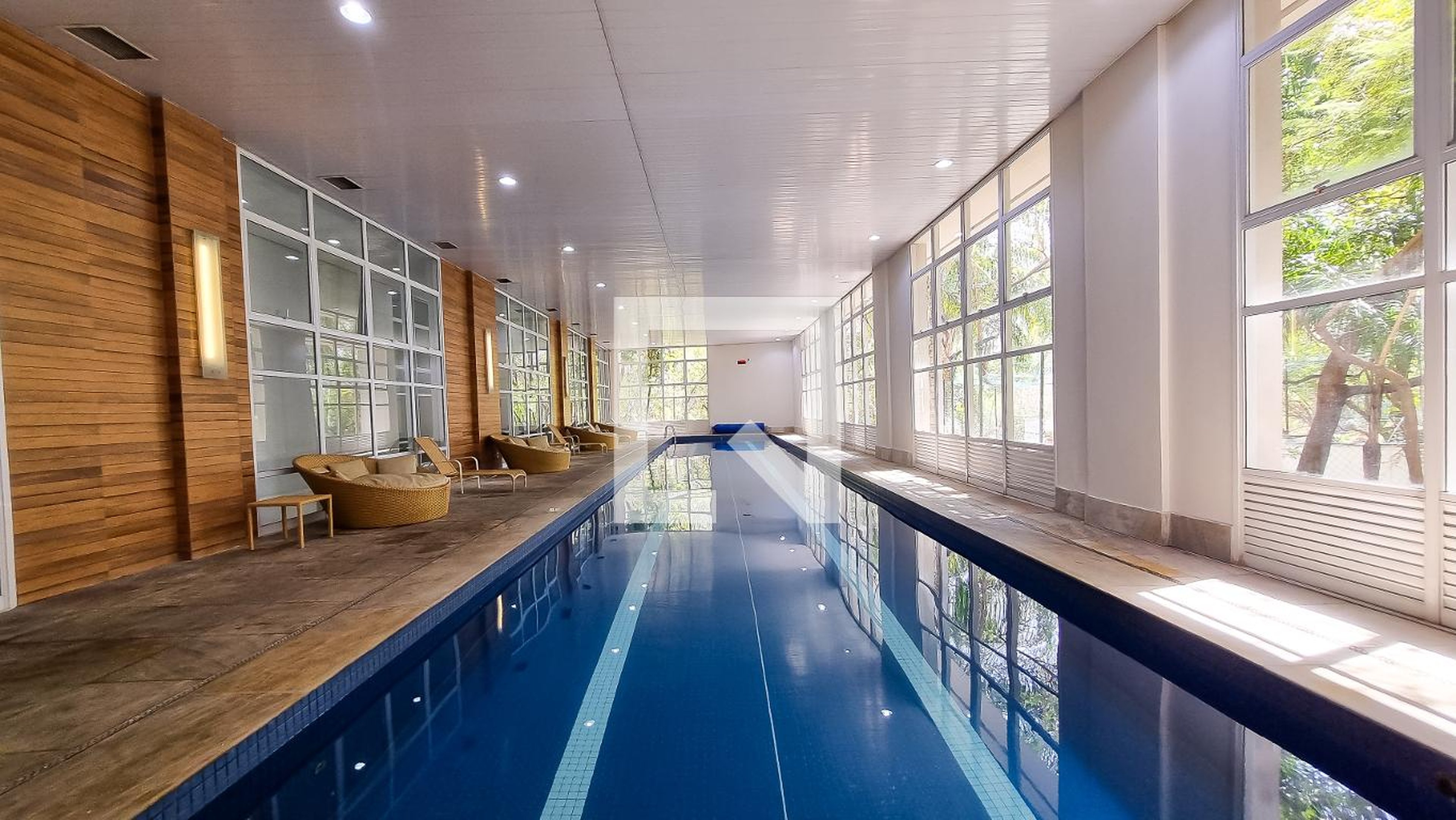 Piscina Coberta - Antígua