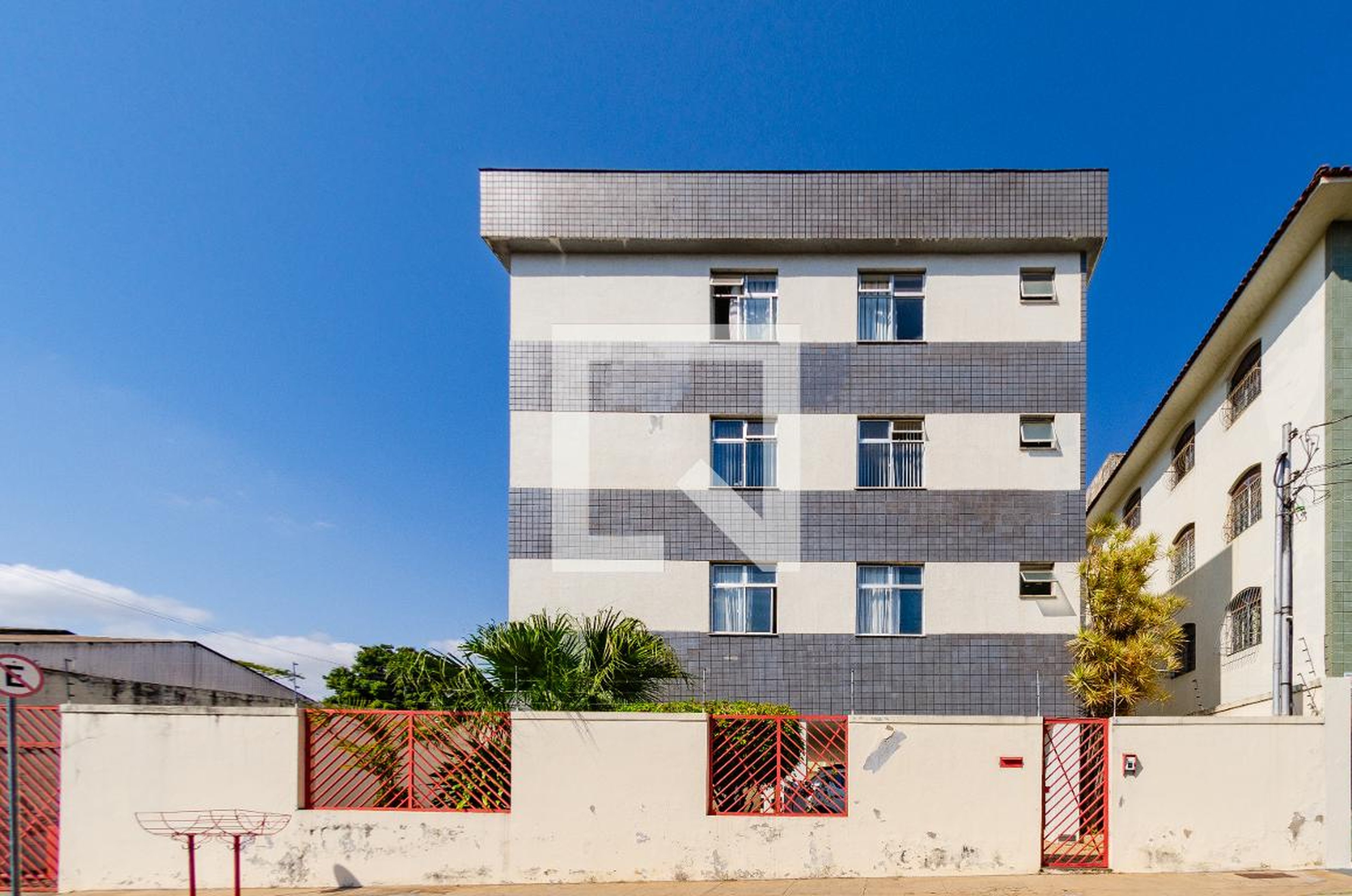 Fachada Condomínio em Rua Frei Orlando, 1023
