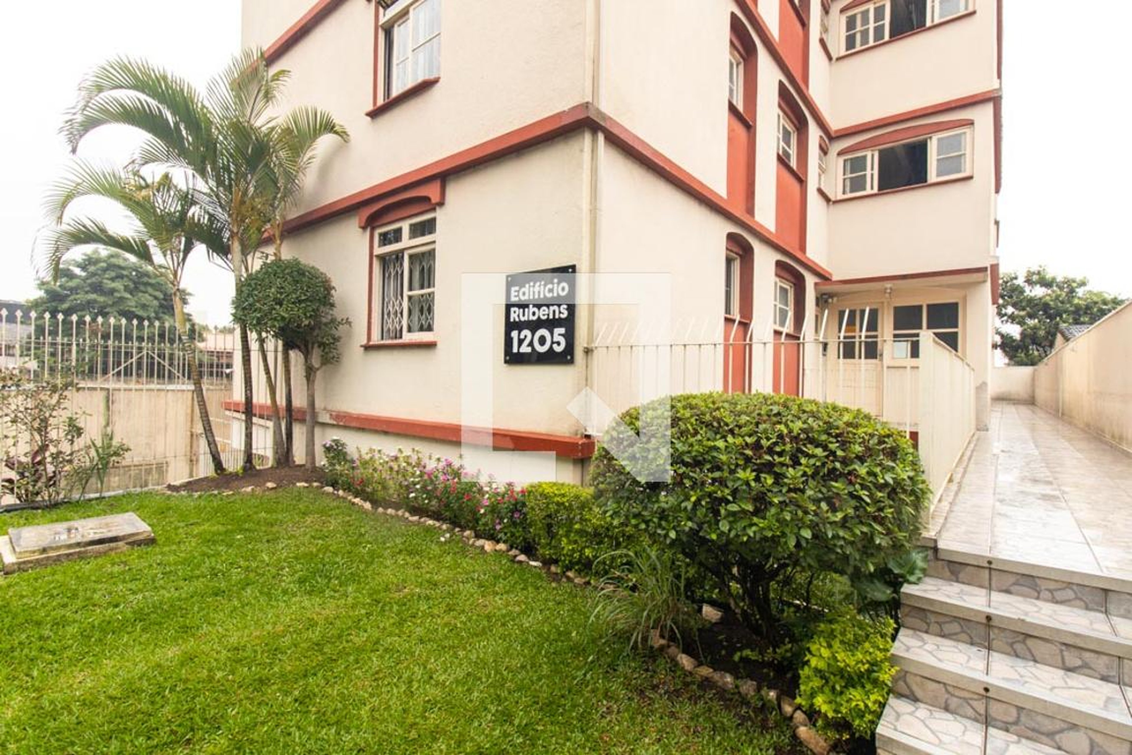 Fachada Condomínio em Avenida dos Estados, 1205