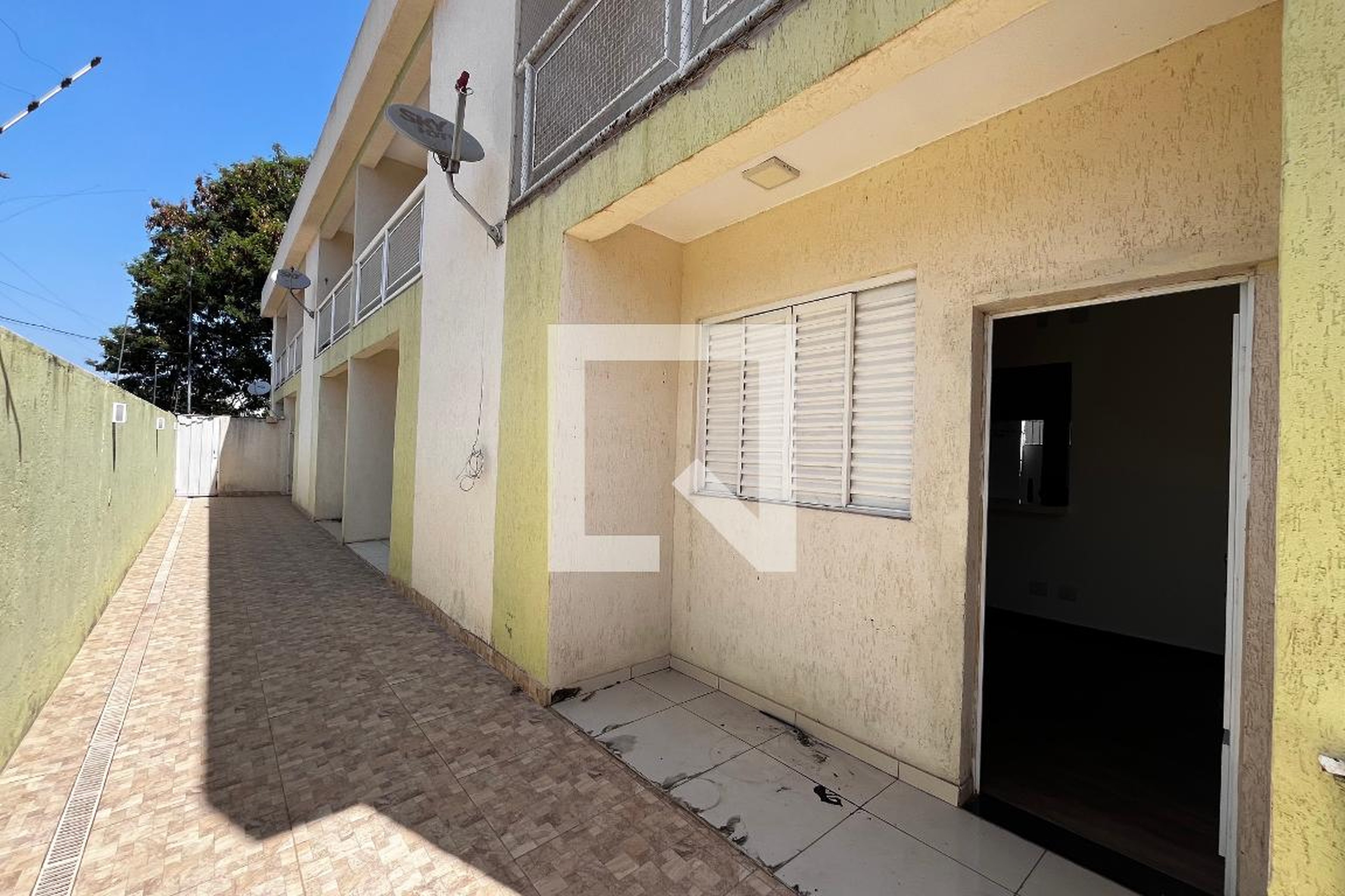 Fachada Condomínio em Rua Deputado José Raimundo, 482