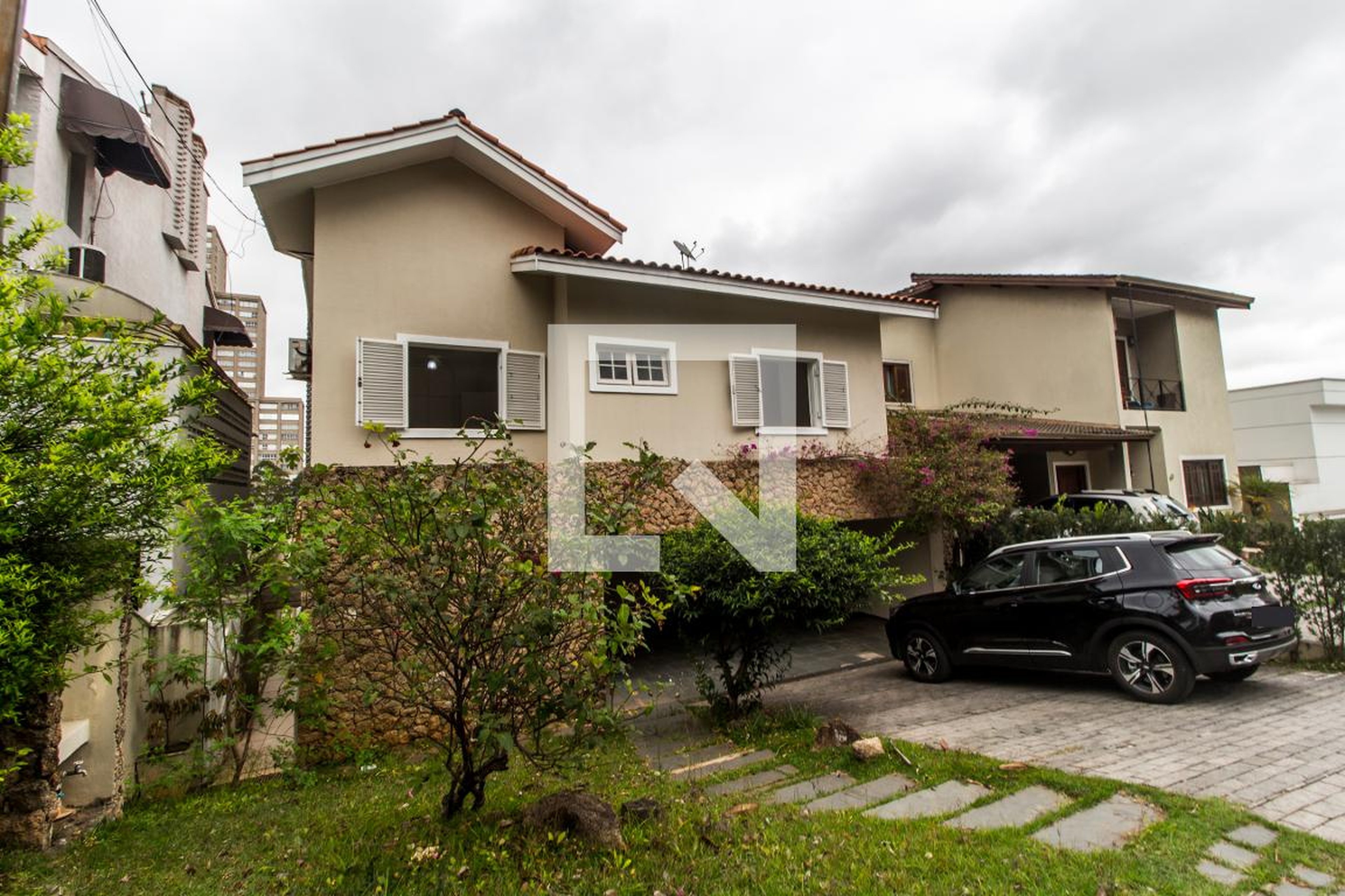 Fachada Condomínio em Alameda Sarapuí, 124