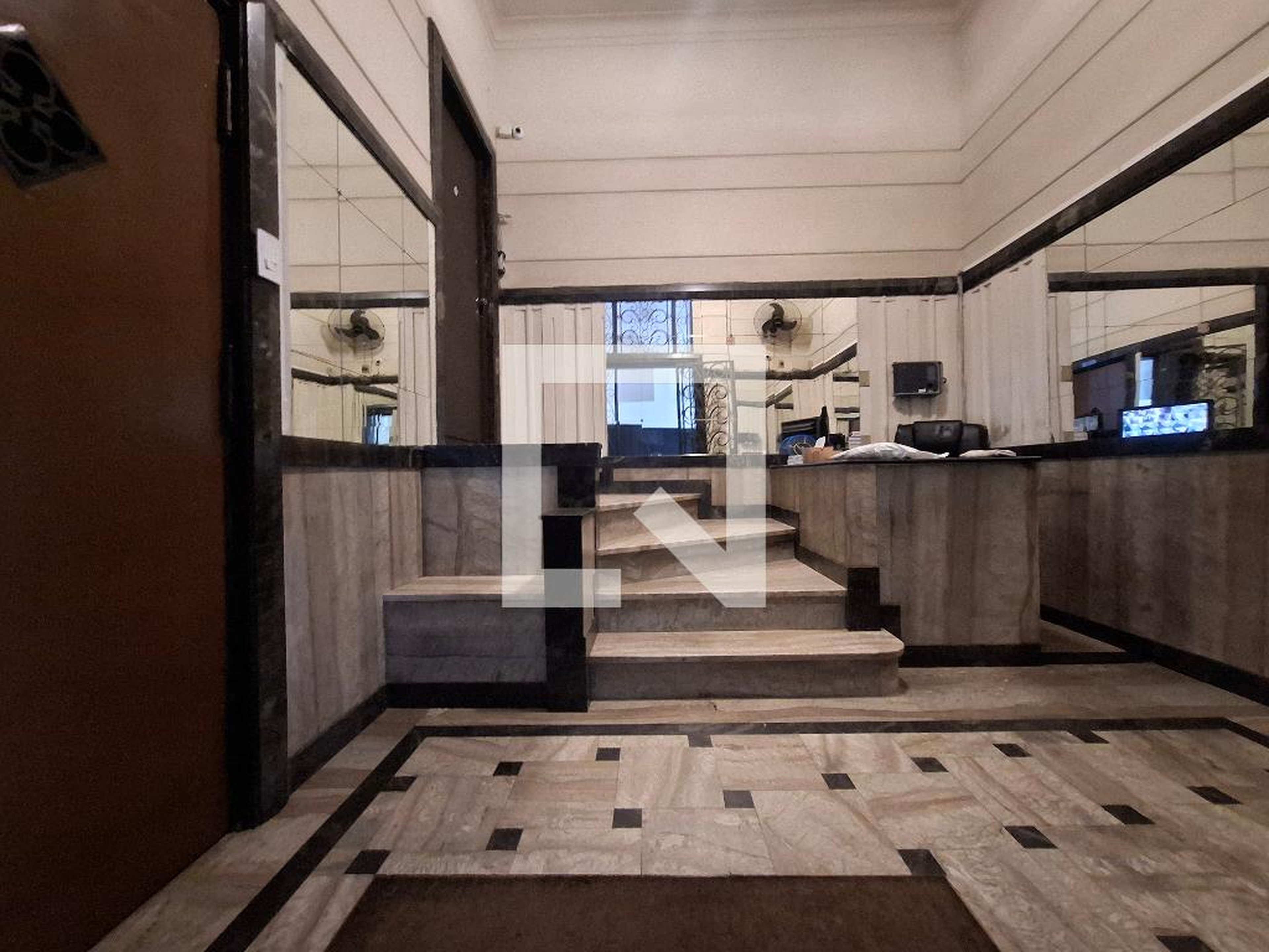 Hall de entrada - Edifício Apartamentos Paulo de Frontin