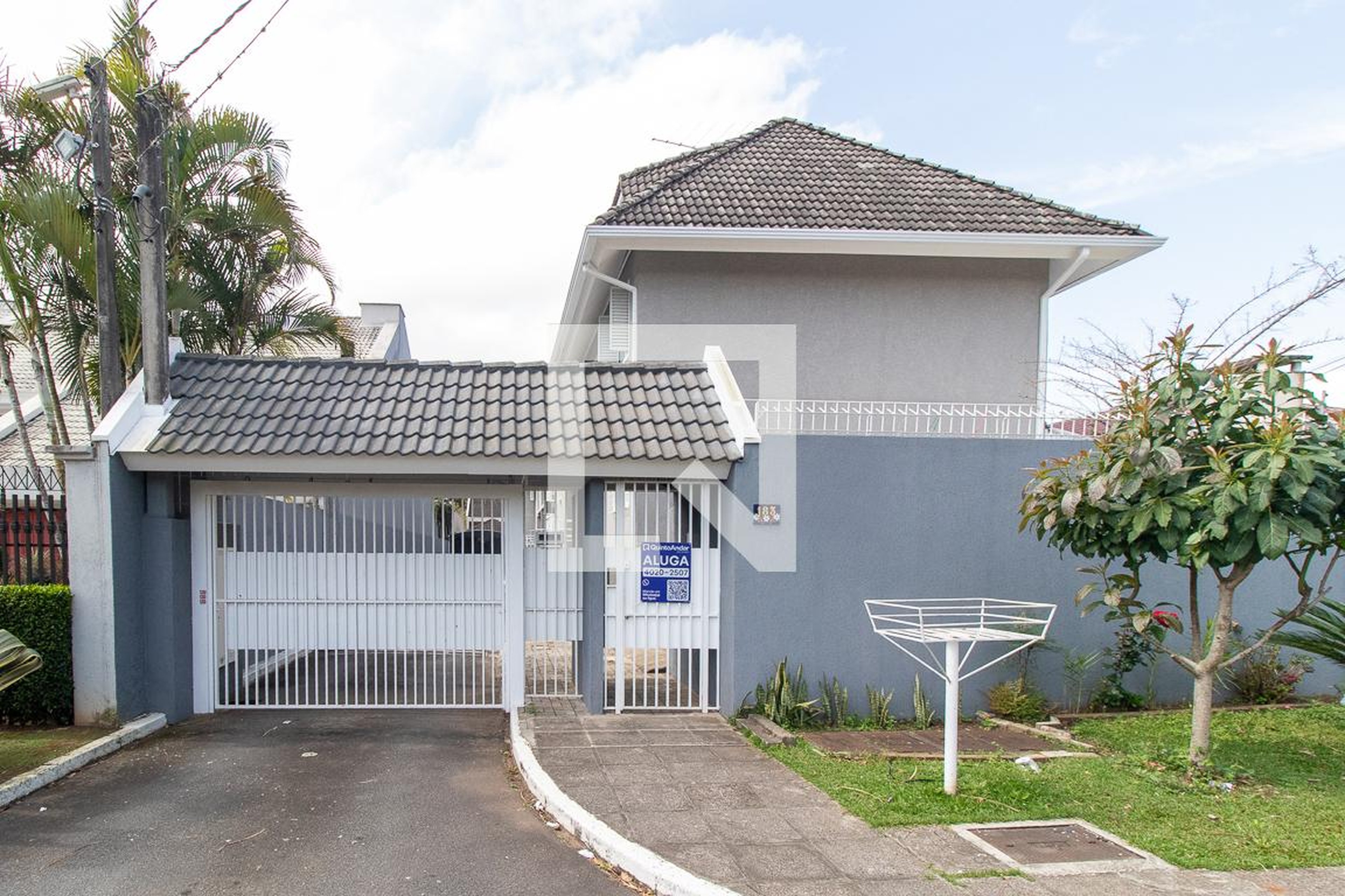 Fachada do condomínio Condomínio em Rua João Ferreira Leite, 183