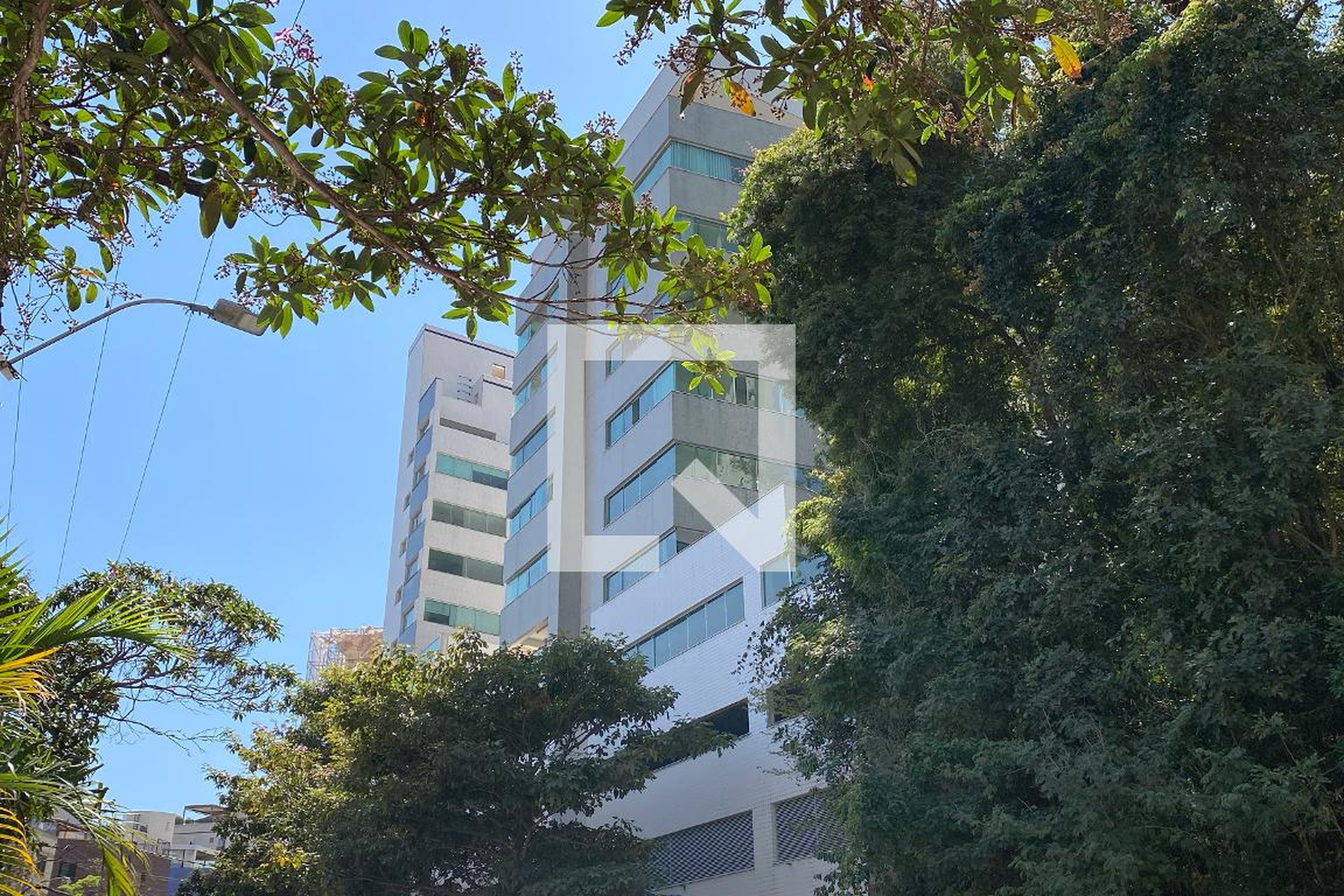 Fachada Condomínio em Rua Tereza Mota Valadares, 637