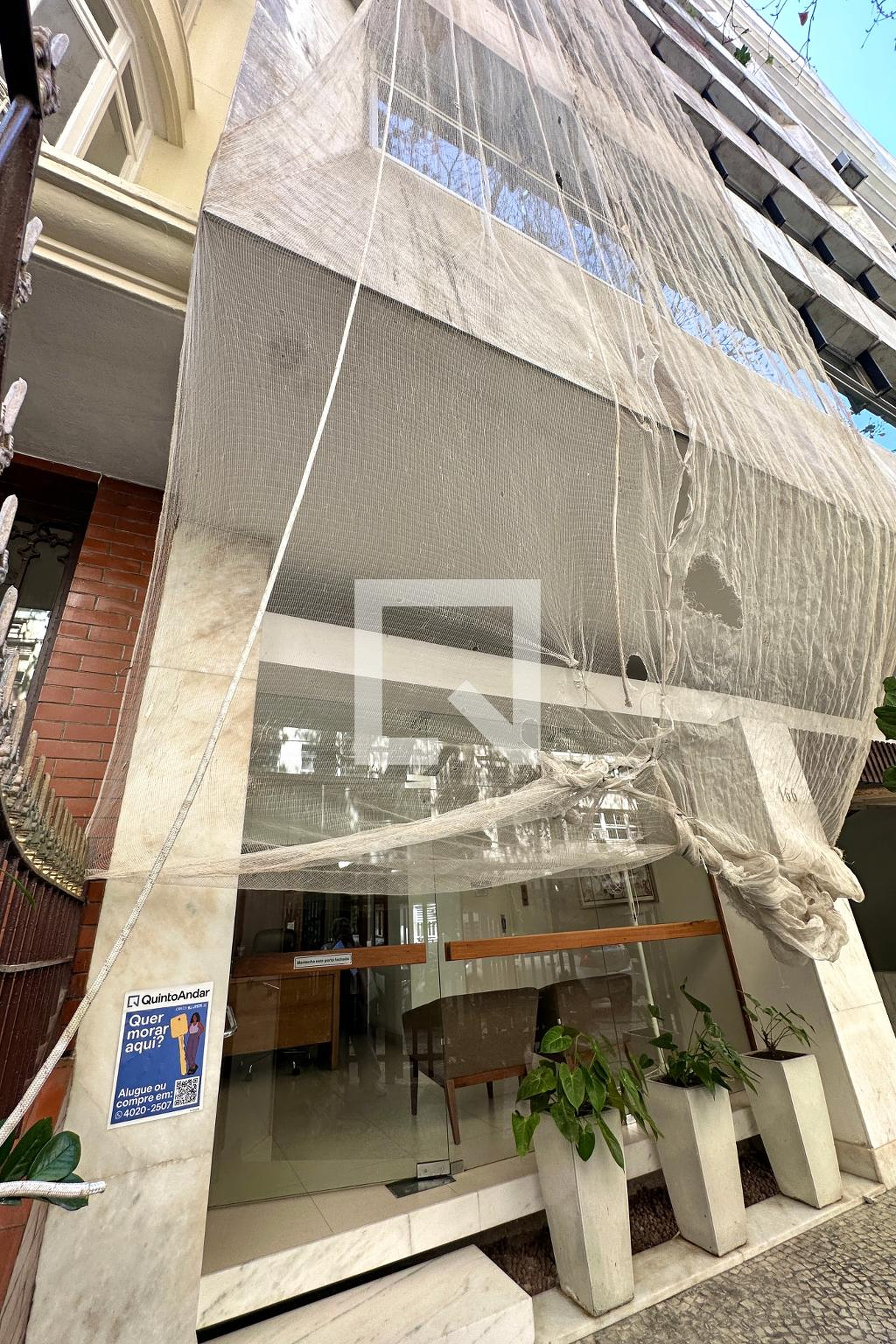 Fachada Condomínio em Rua Sá Ferreira, 166