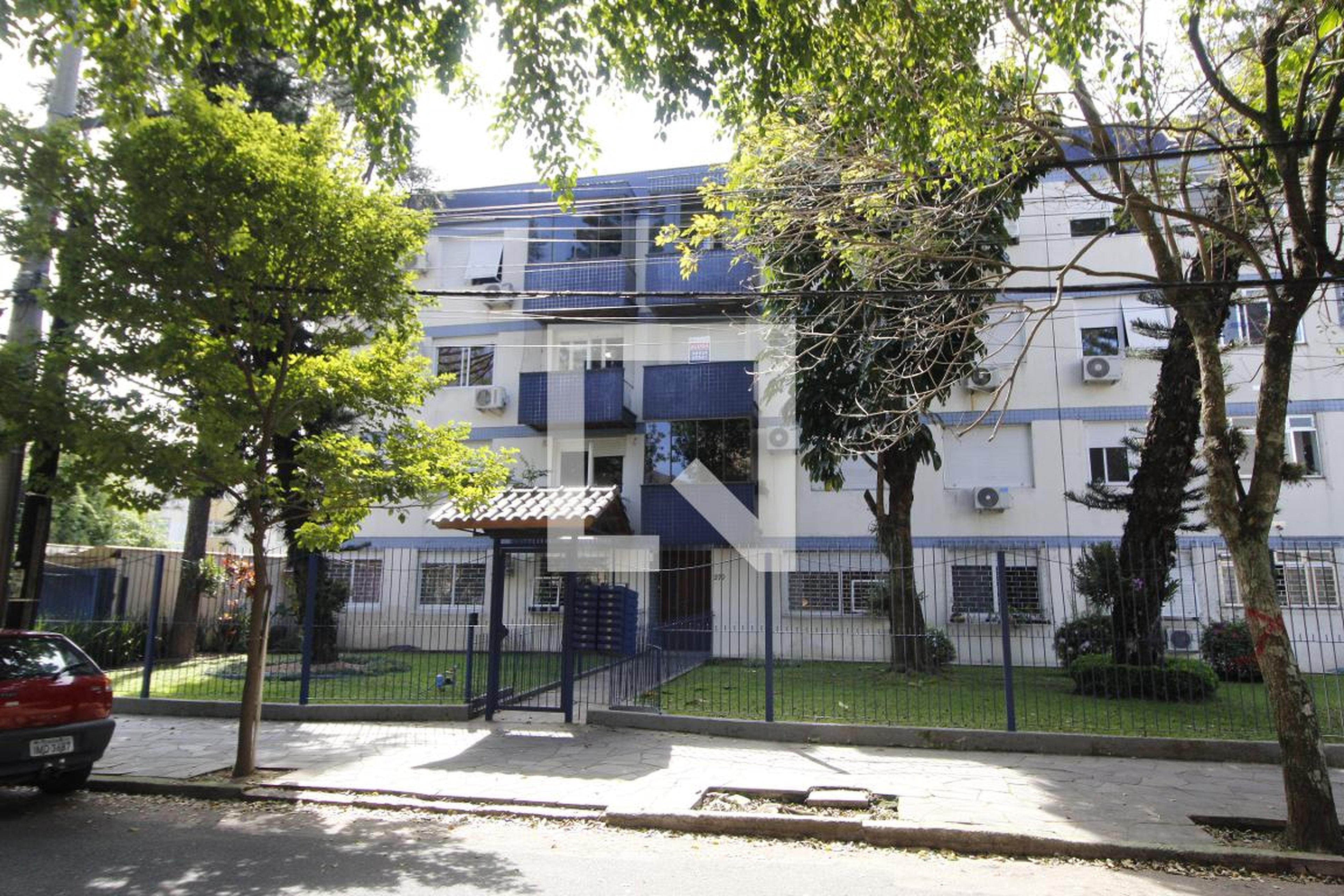 Fachada Condomínio em Rua Cipó, 270