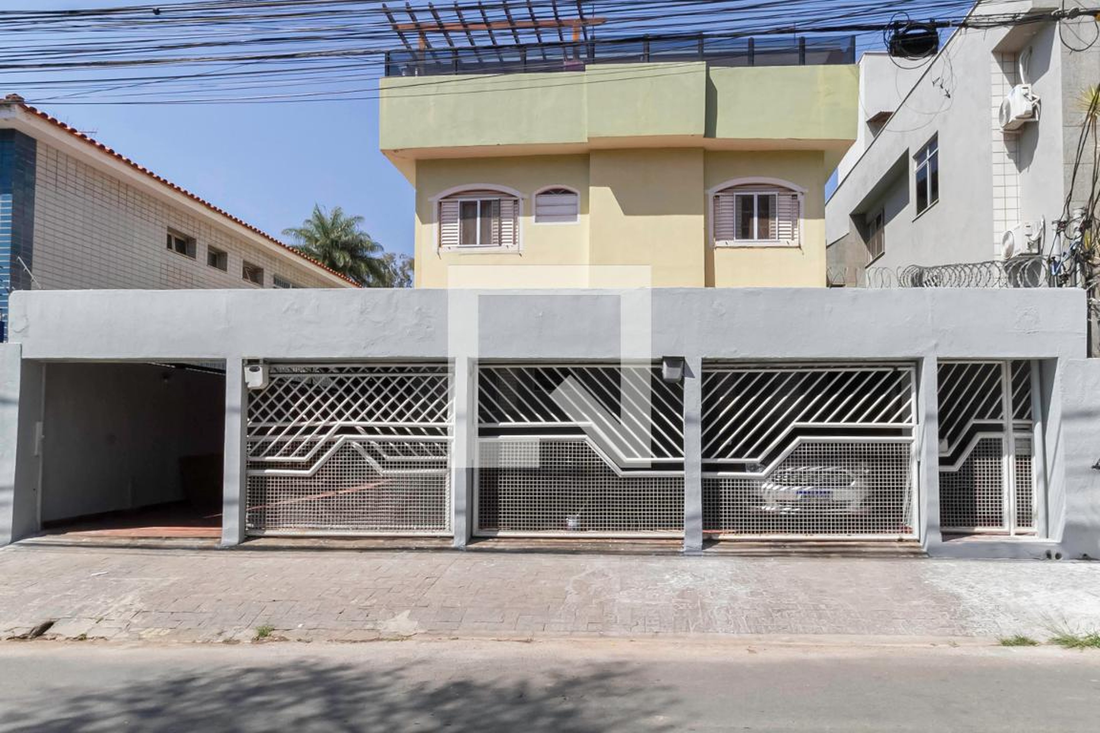 Fachada Condomínio em Rua Deputado José Raimundo, 618