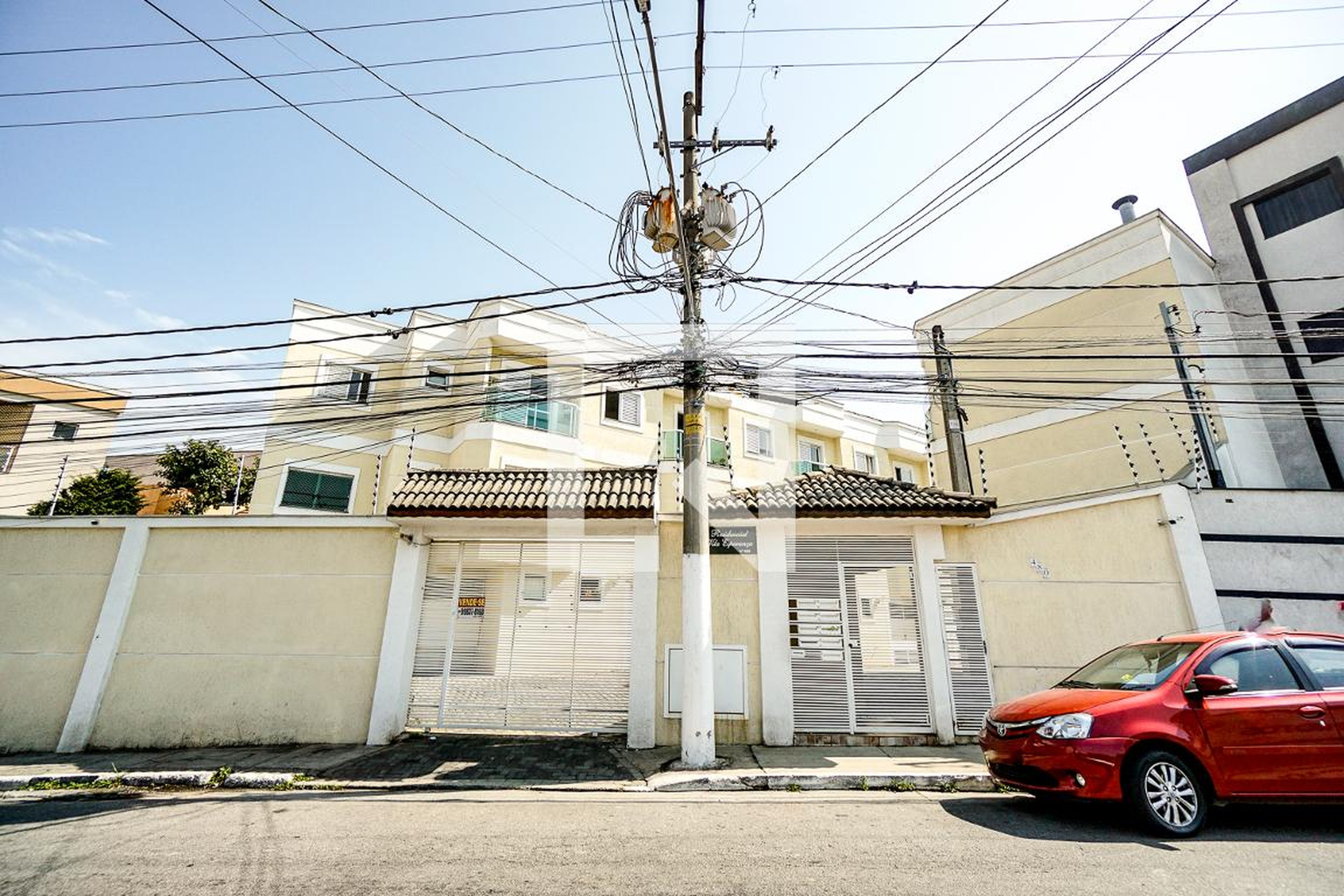 Fachada Condomínio em Rua Nilza, 480